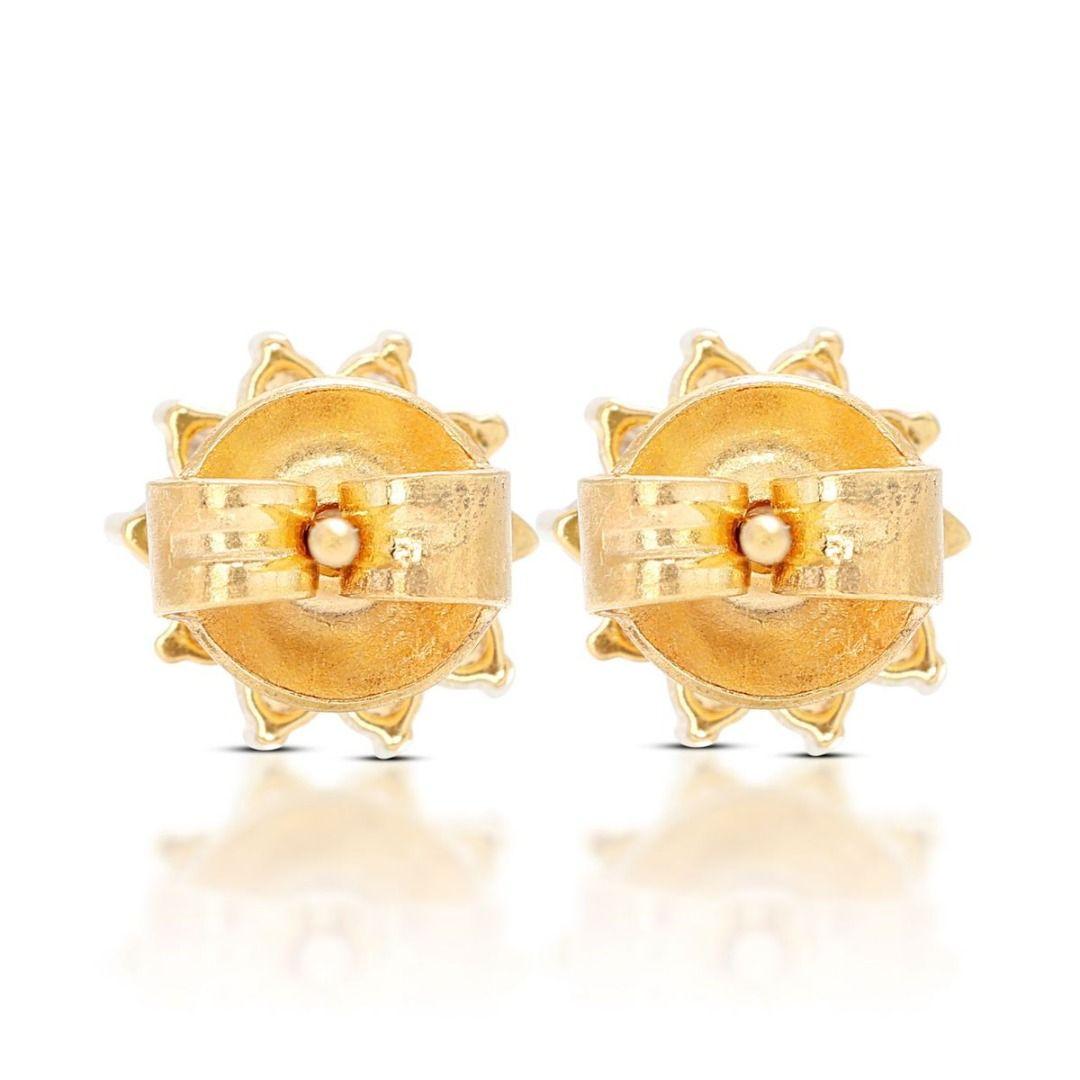 Sparkling 0.78ct Flower Diamond Earrings set in 22K Yellow Gold 2