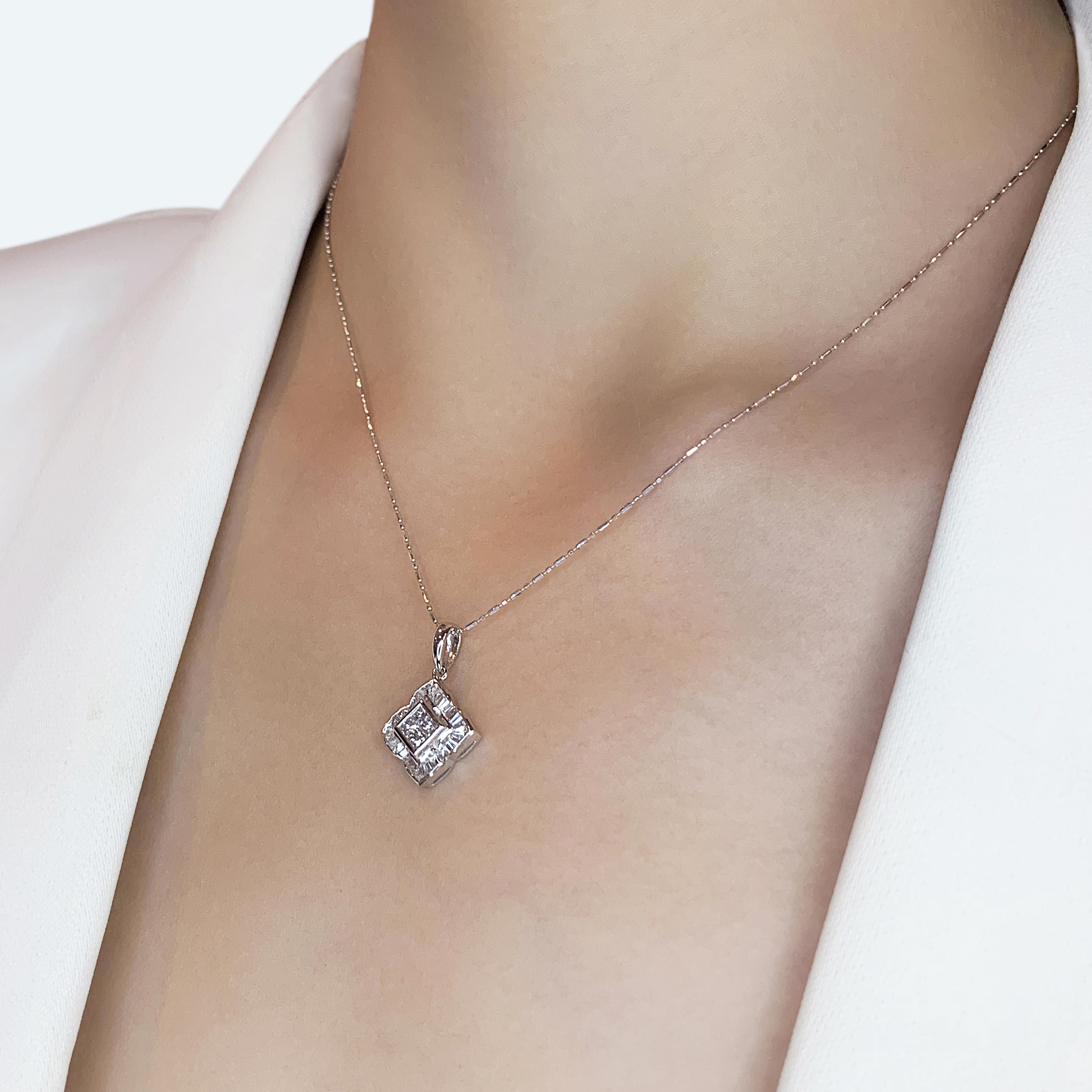 Pendentif étincelant en or blanc 18 carats avec diamant naturel de 0,78 carat en vente 2