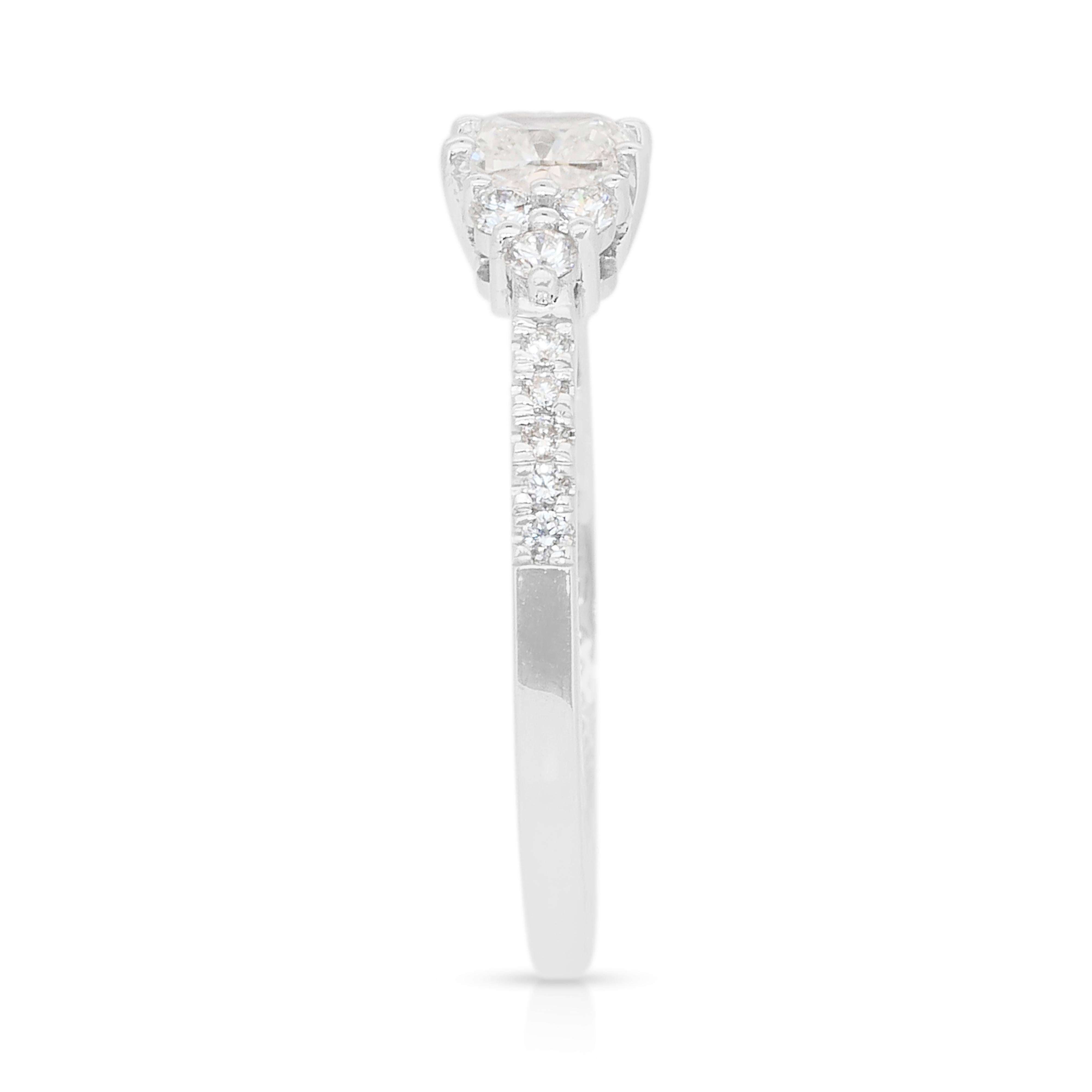 Sparkling 0.79ct Diamonds Ring in 18k White Gold - GIA Certified For Sale 1