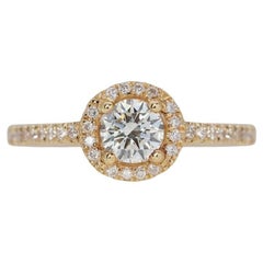 Sparkling 0.8 Carat Round Brilliant Diamond Ring in 18K Yellow Gold