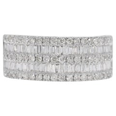 Brillante Anillo de Oro Blanco de 18 quilates con Varias Hileras de Diamantes Naturales de 0,84 quilates