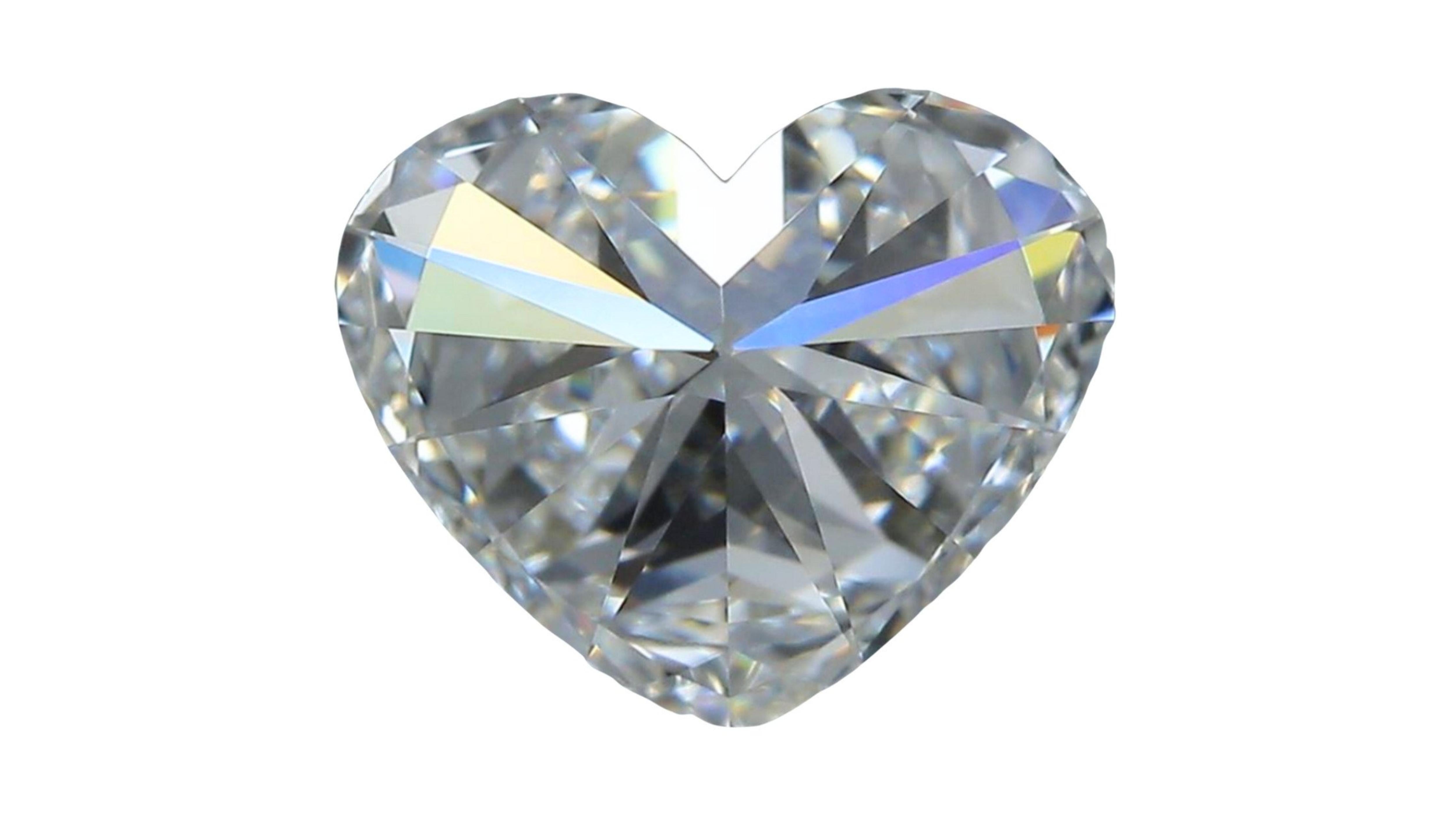 Sparkling 1 Carat Heart Brilliant Cut Diamond For Sale 5