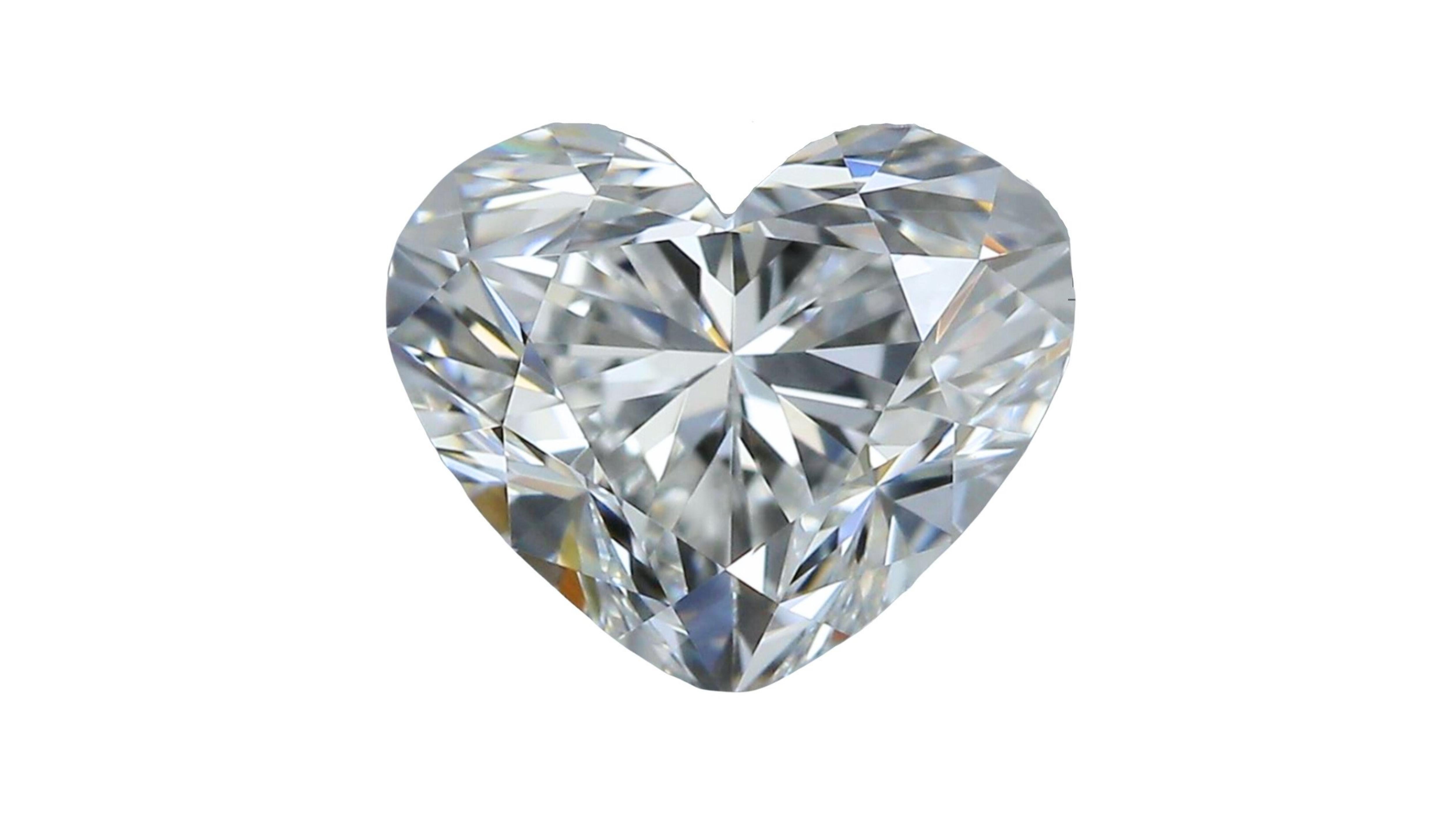 Sparkling 1 Carat Heart Brilliant Cut Diamond For Sale 7