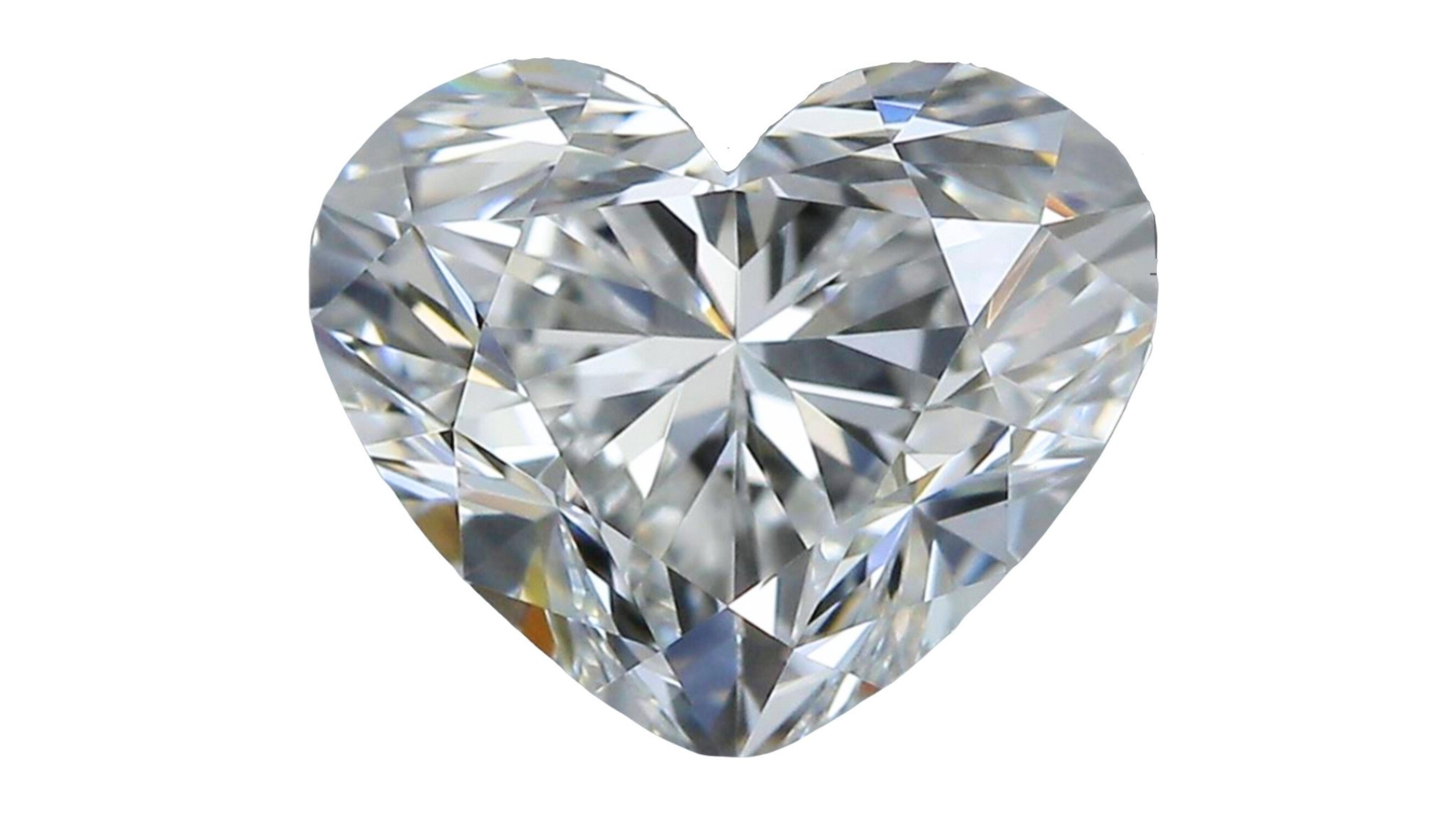 Sparkling 1 Carat Heart Brilliant Cut Diamond For Sale 8