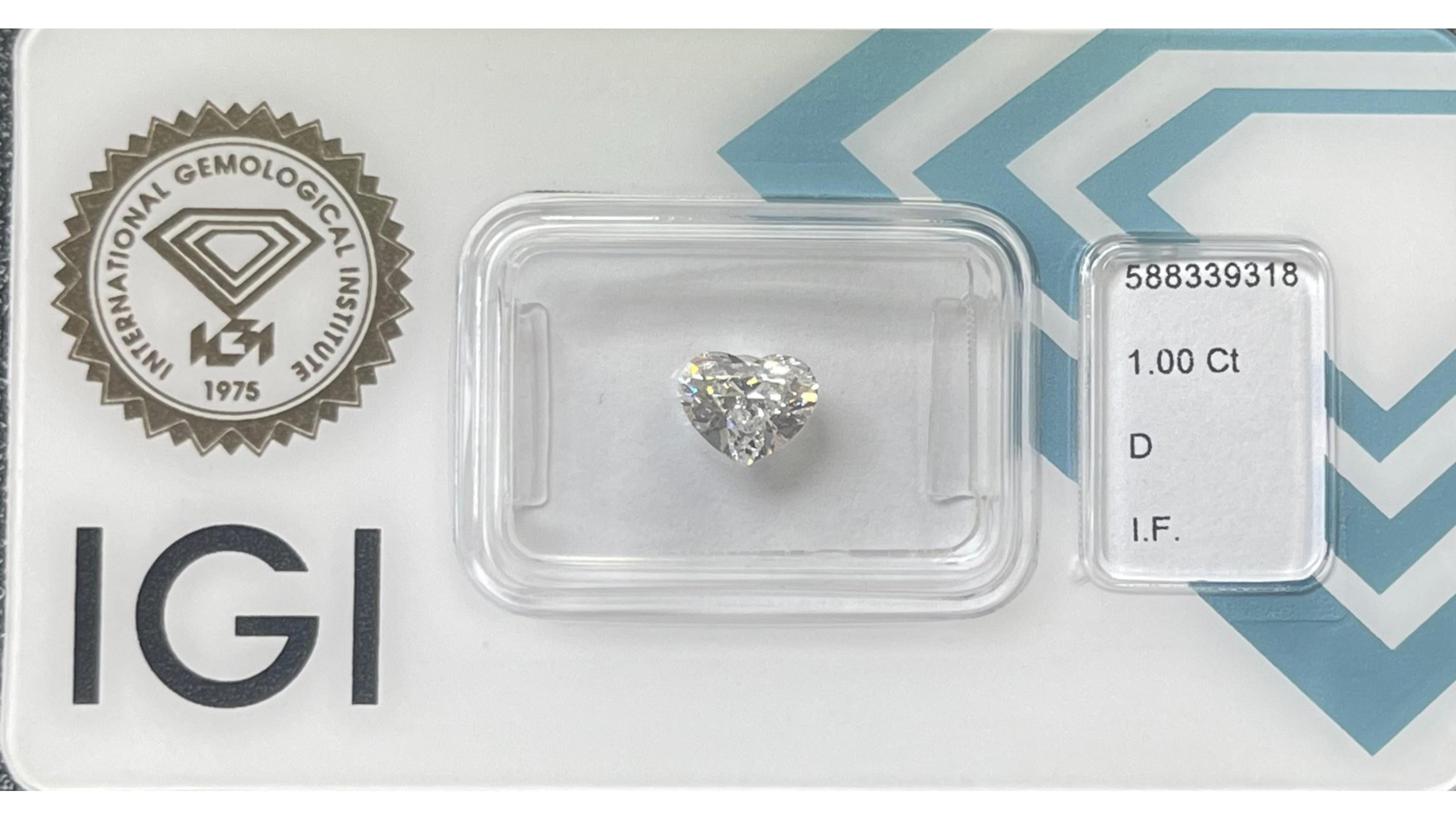 Heart Cut Sparkling 1 Carat Heart Brilliant Cut Diamond For Sale