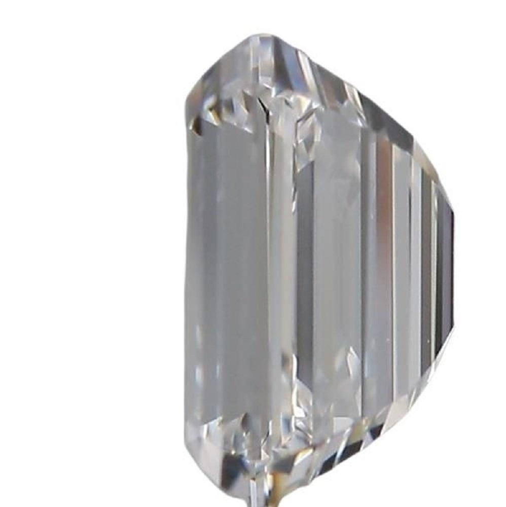 1 sparkling natural emerald cut diamond in a 0.8 carat F VS2 with excellent cut. This diamond comes with GIA Certificate and laser inscription number.

SKU: PT-1169
GIA 7433700389