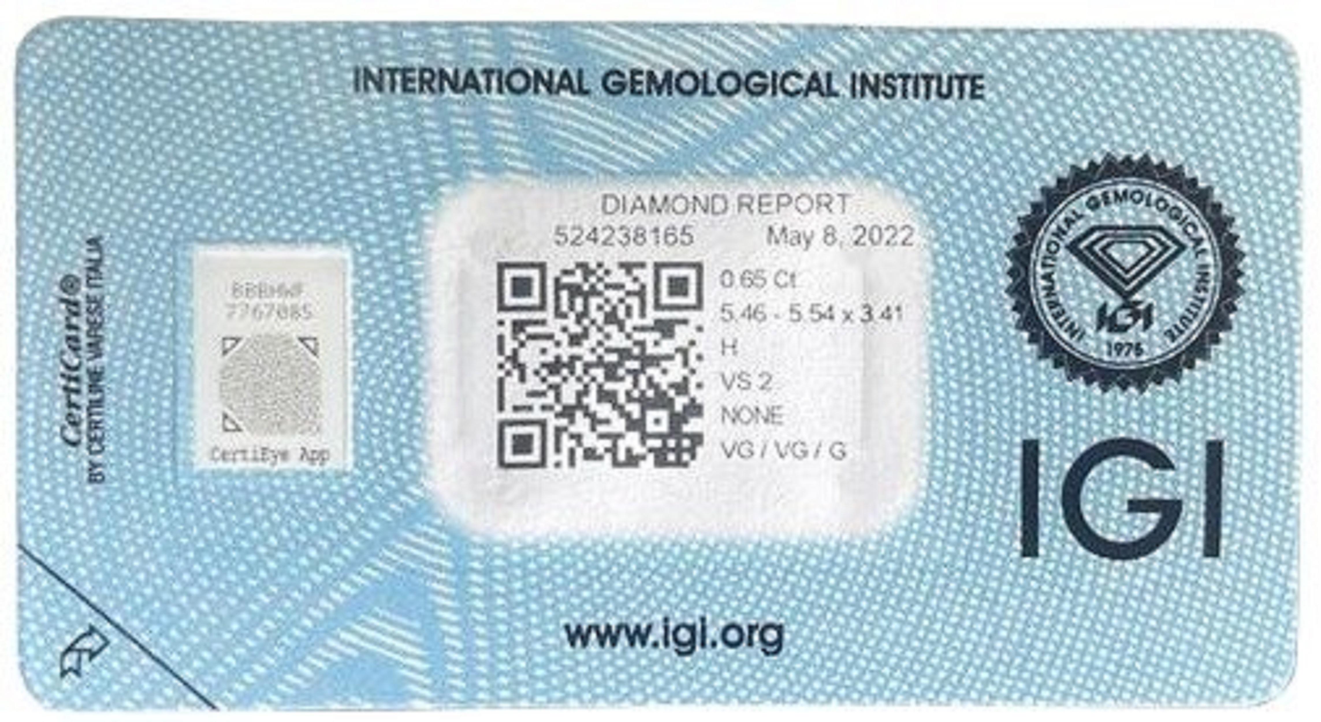 Sparkling 1 pc Natural Diamond with 0.65 ct H VS2, IGI Certificate In New Condition For Sale In רמת גן, IL