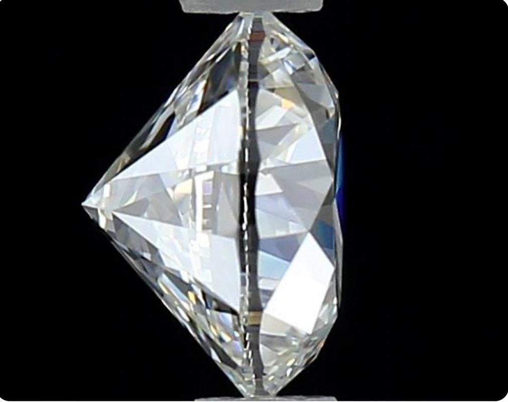 Sparkling 1 pc Natural Diamond with 0.65 ct H VS2, IGI Certificate For Sale 1