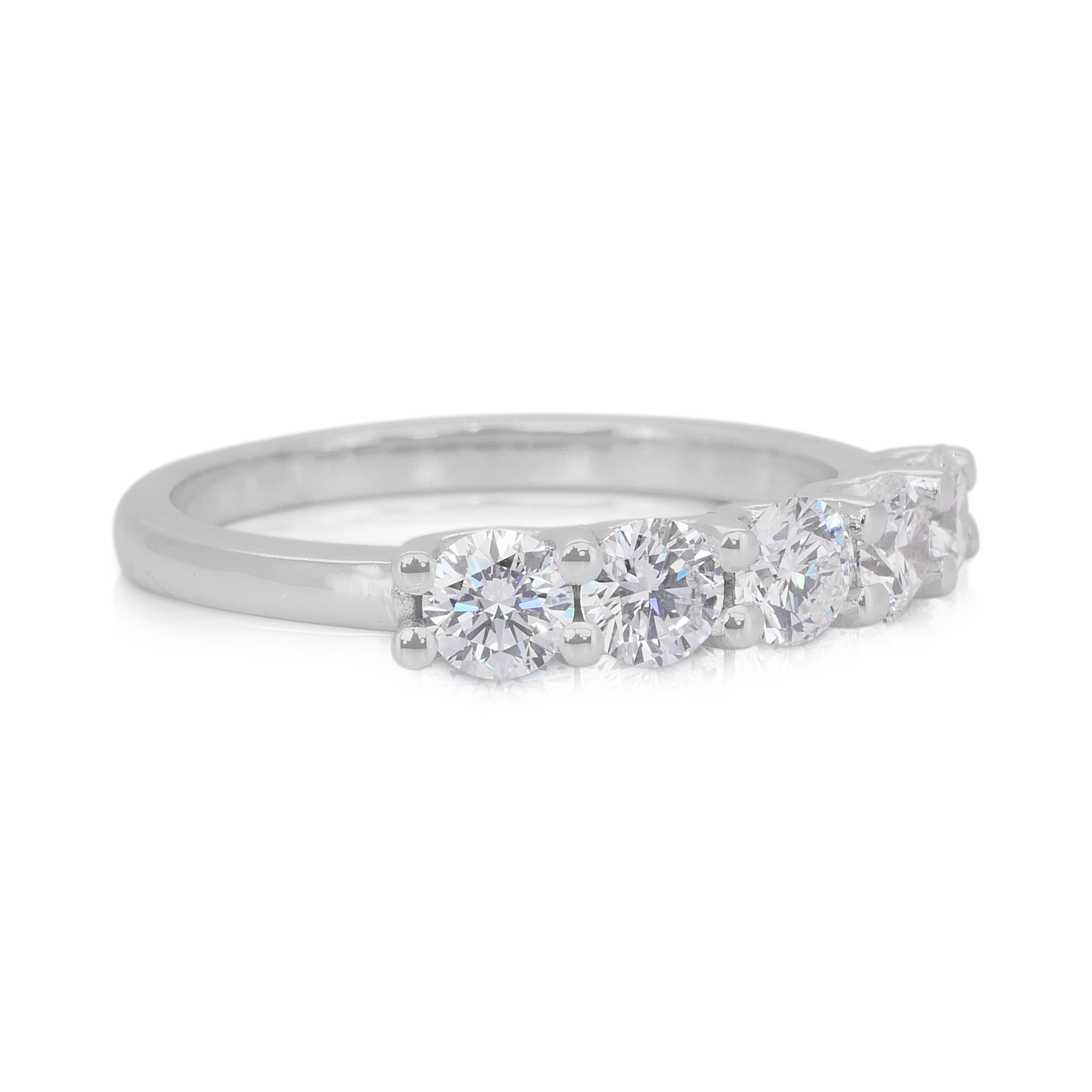 Sparkling 1,01 Karat Dreifacher ausgezeichneter Diamantring mit 5 Steinen im Idealschliff (Rundschliff) im Angebot