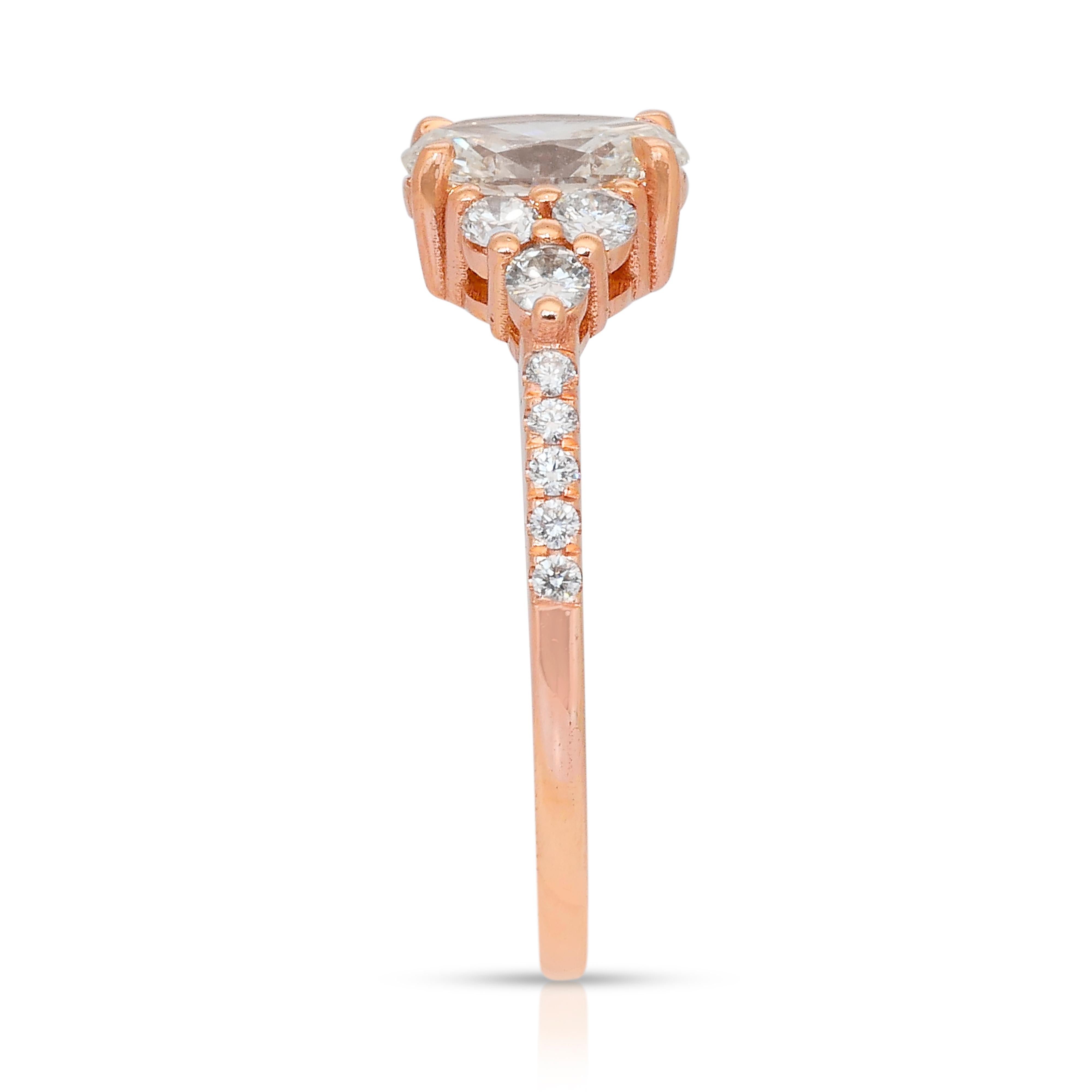Bague étincelante en or rose 18 carats avec 1,08 carats de diamants en pavé - certifié IGI en vente 1
