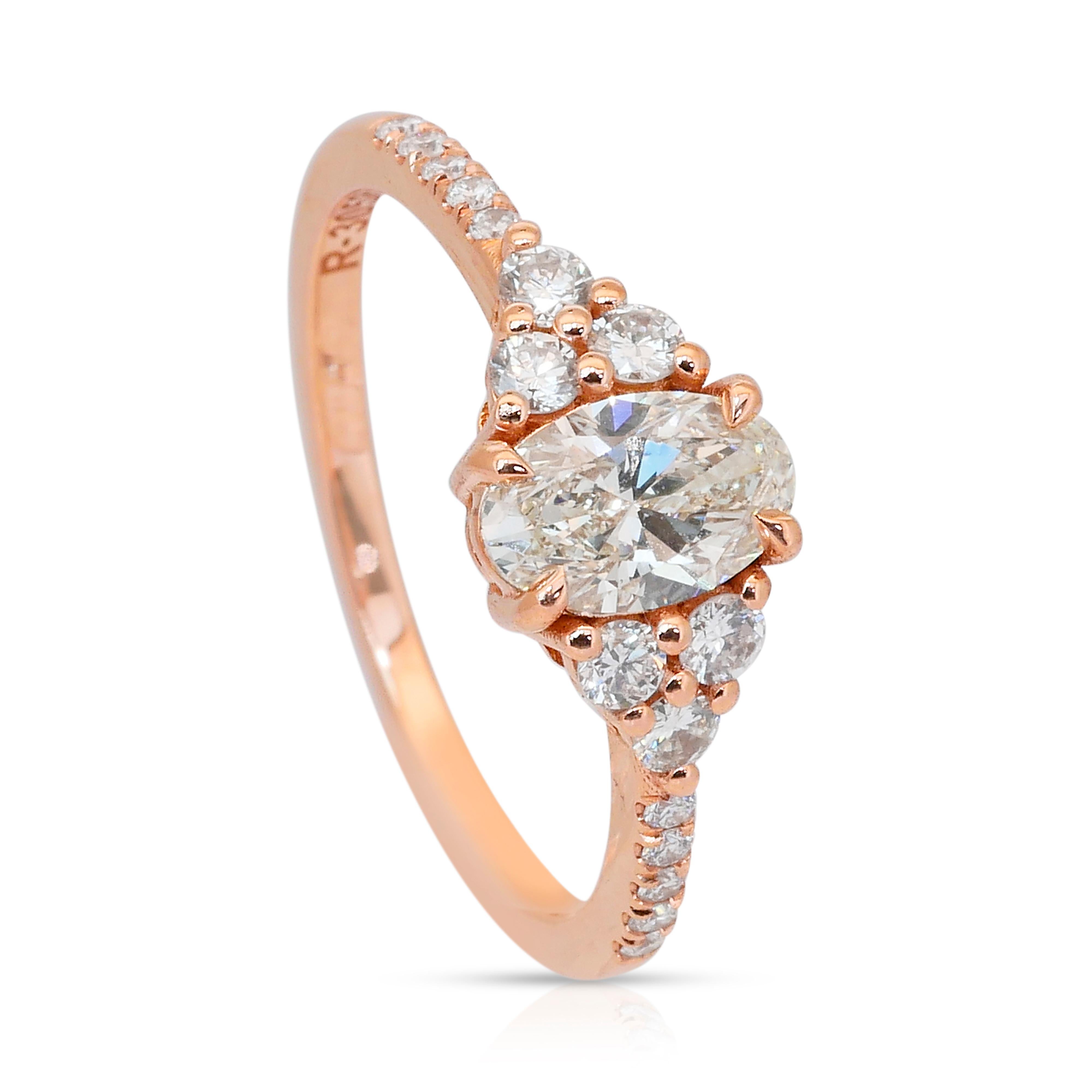 Bague étincelante en or rose 18 carats avec 1,08 carats de diamants en pavé - certifié IGI en vente 2