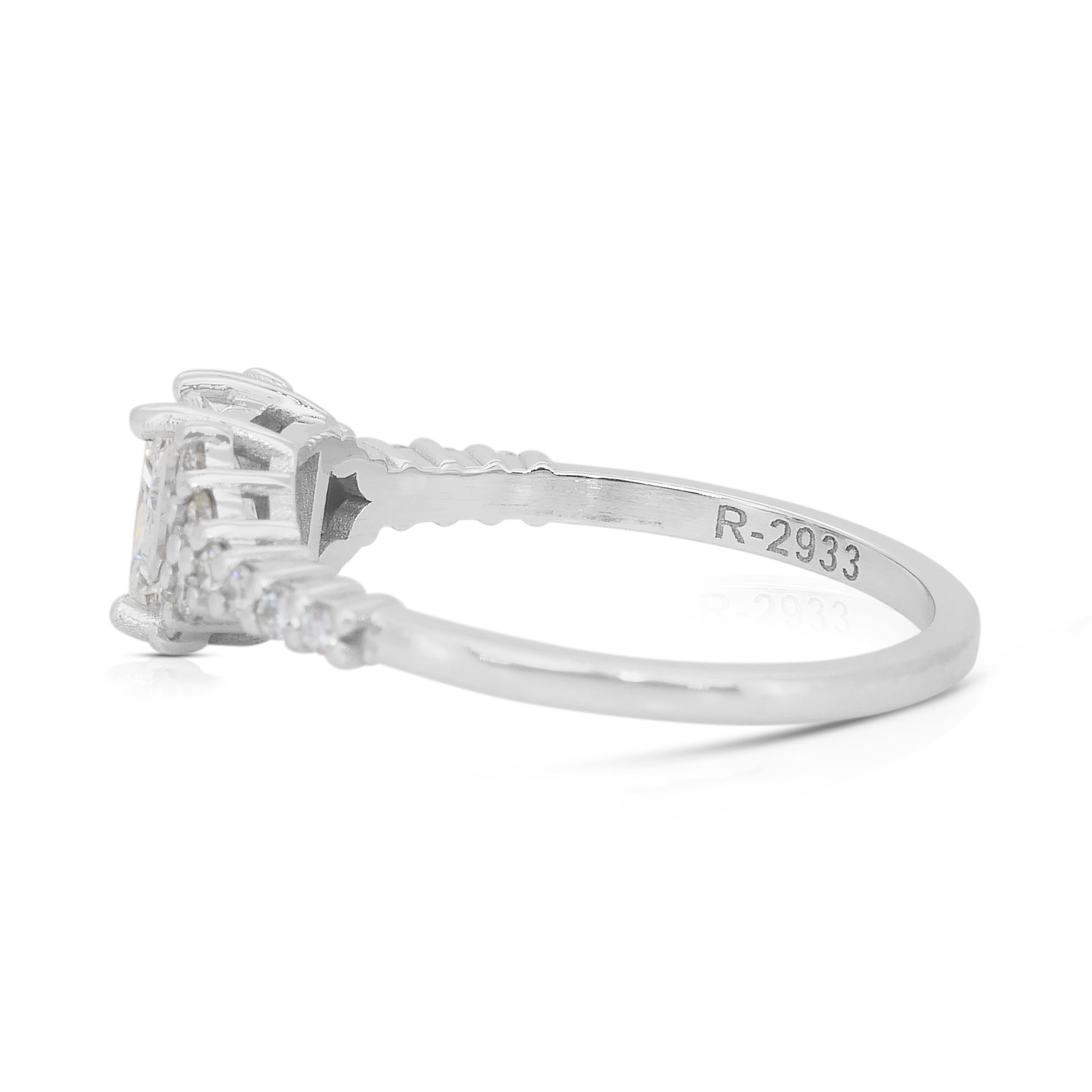 Bague en or blanc 18k avec pavé de diamants de 1.09ct - Certifié IGI Pour femmes en vente