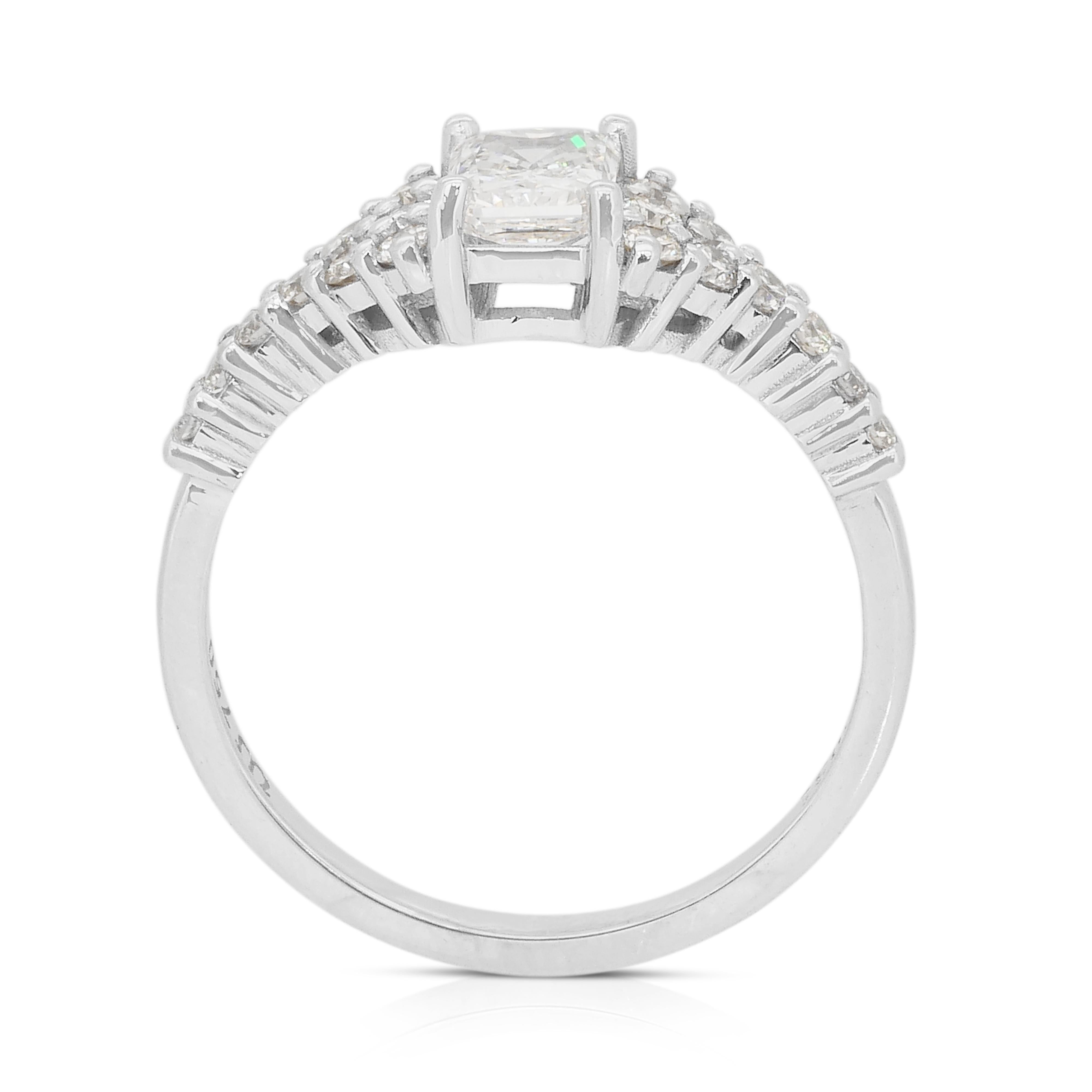 Bague en or blanc 18k avec pavé de diamants de 1.09ct - Certifié IGI en vente 4