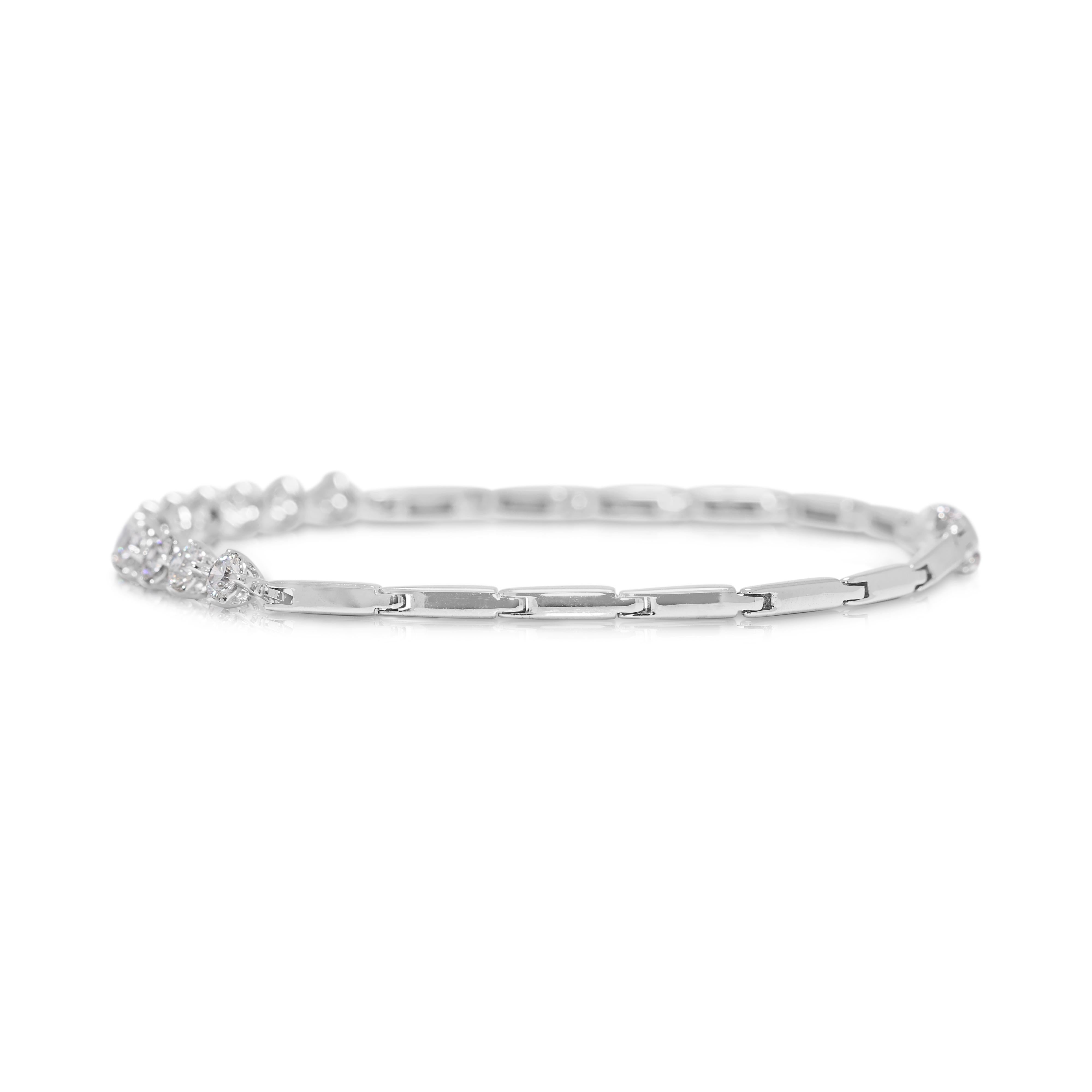 Taille ronde Bracelet en or blanc 18 carats orné d'un diamant naturel de 1,10 ct. en vente