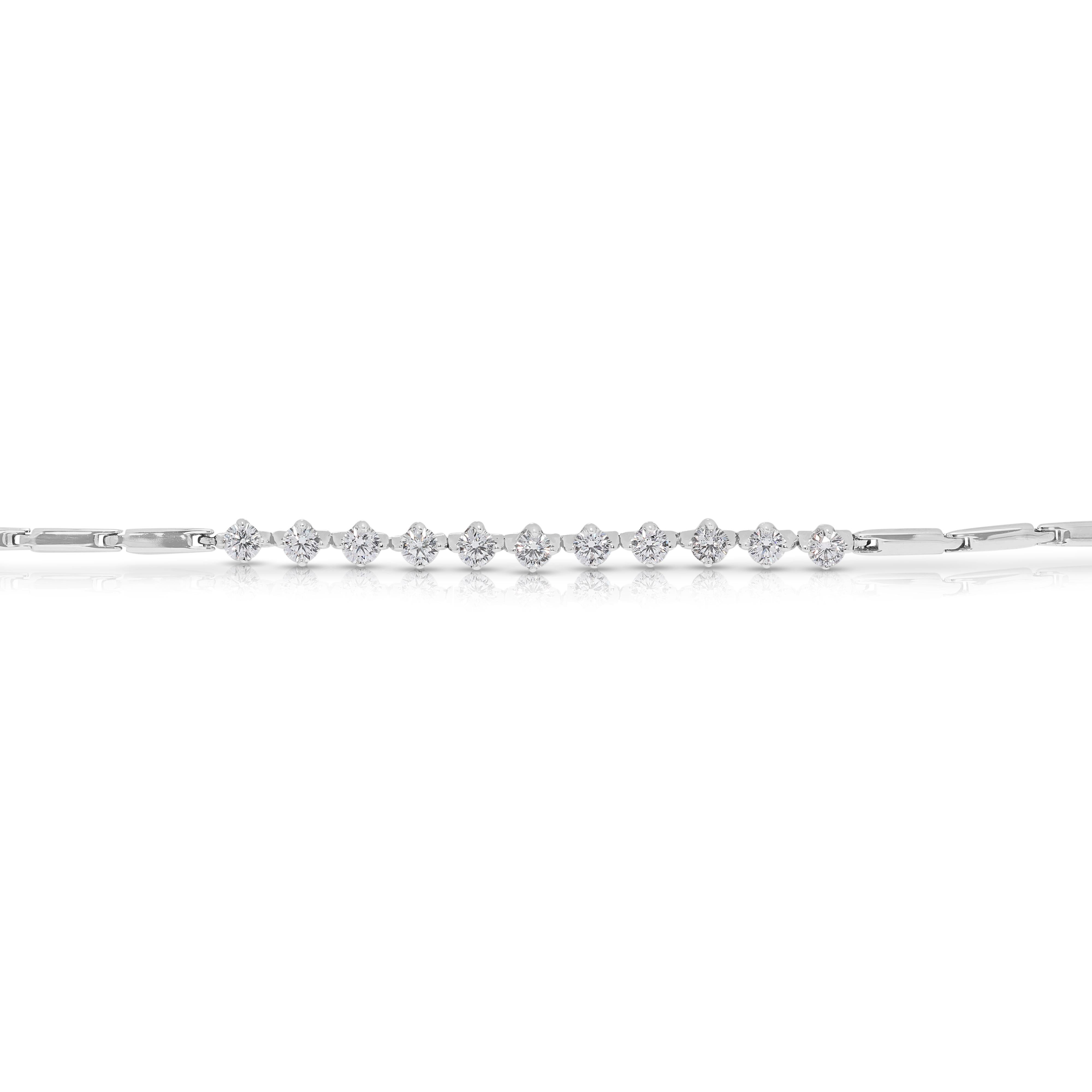 Bracelet en or blanc 18 carats orné d'un diamant naturel de 1,10 ct. Pour femmes en vente