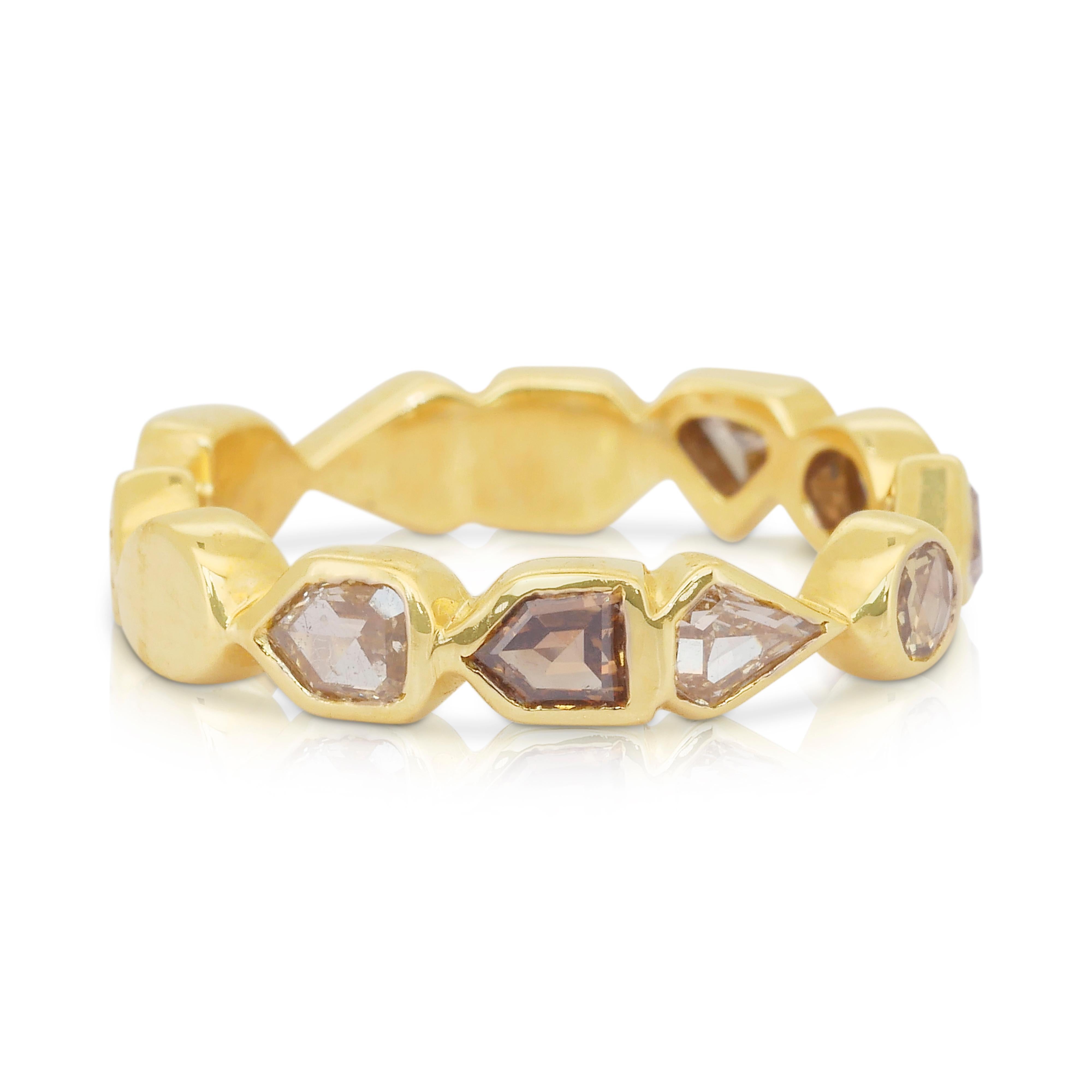 Taglio rotondo Scintillante anello con 1,13 carati di diamanti colorati in oro giallo 18 carati - Certificato IGI in vendita