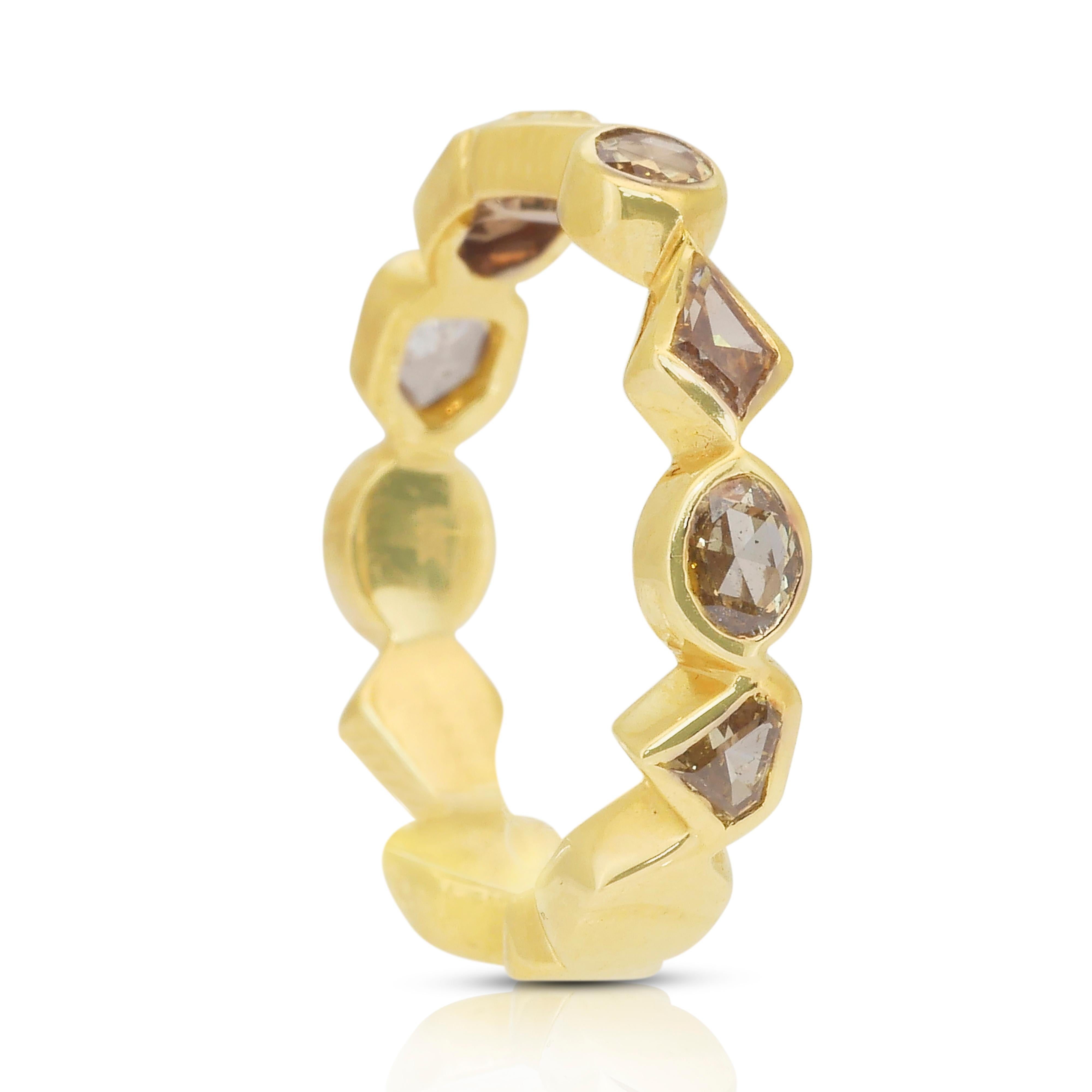 Scintillante anello con 1,13 carati di diamanti colorati in oro giallo 18 carati - Certificato IGI in vendita 3