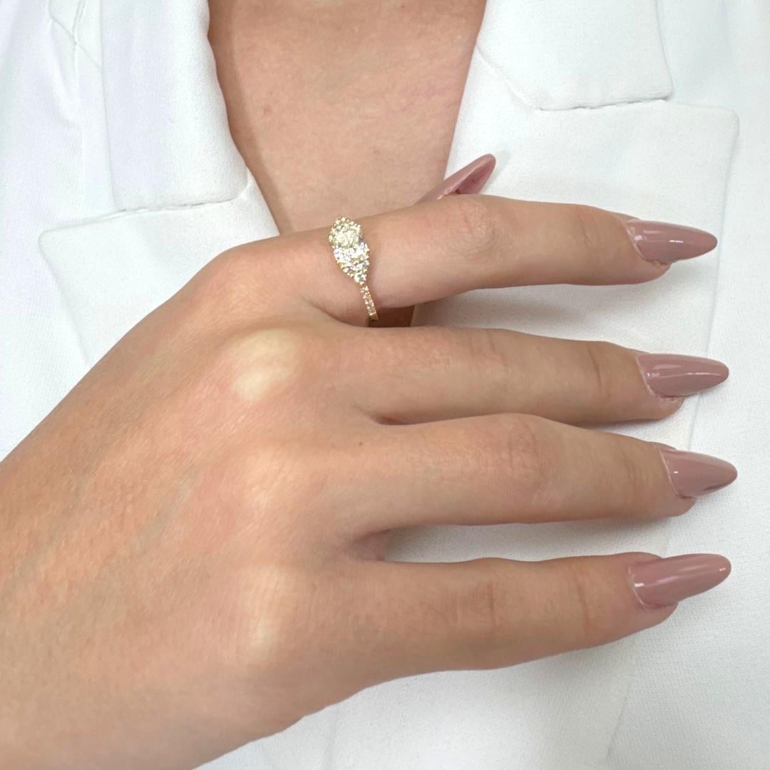 Bague en or jaune 18k avec 1.36ct de diamants - IGI Certified en vente 5