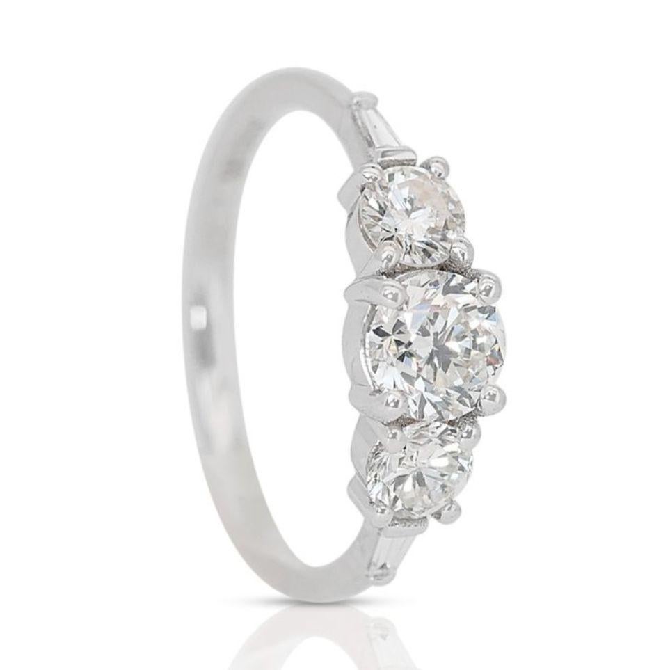 Round Cut Sparkling 1.39ct Three-stoned Round Brilliant Diamond Ring For Sale