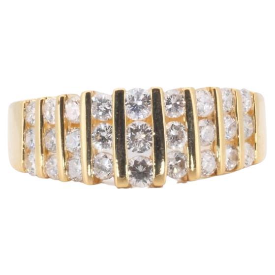 Anillo brillante en forma de cúpula de oro amarillo de 14k con 0,81 quilates de diamantes naturales