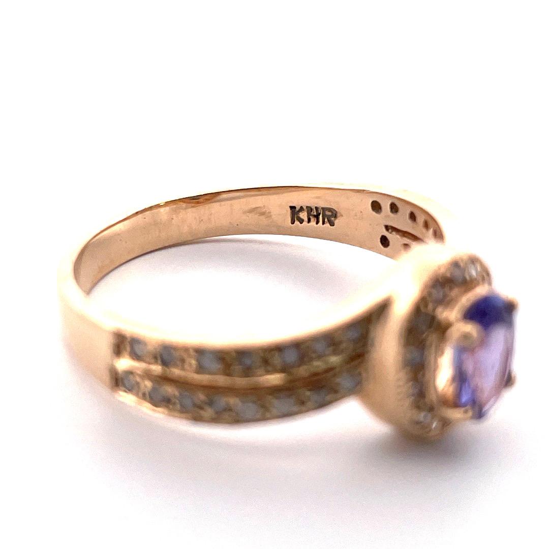 Oval Cut Sparkling 14k Yellow Gold Tanzanite and Diamond Ring For Sale