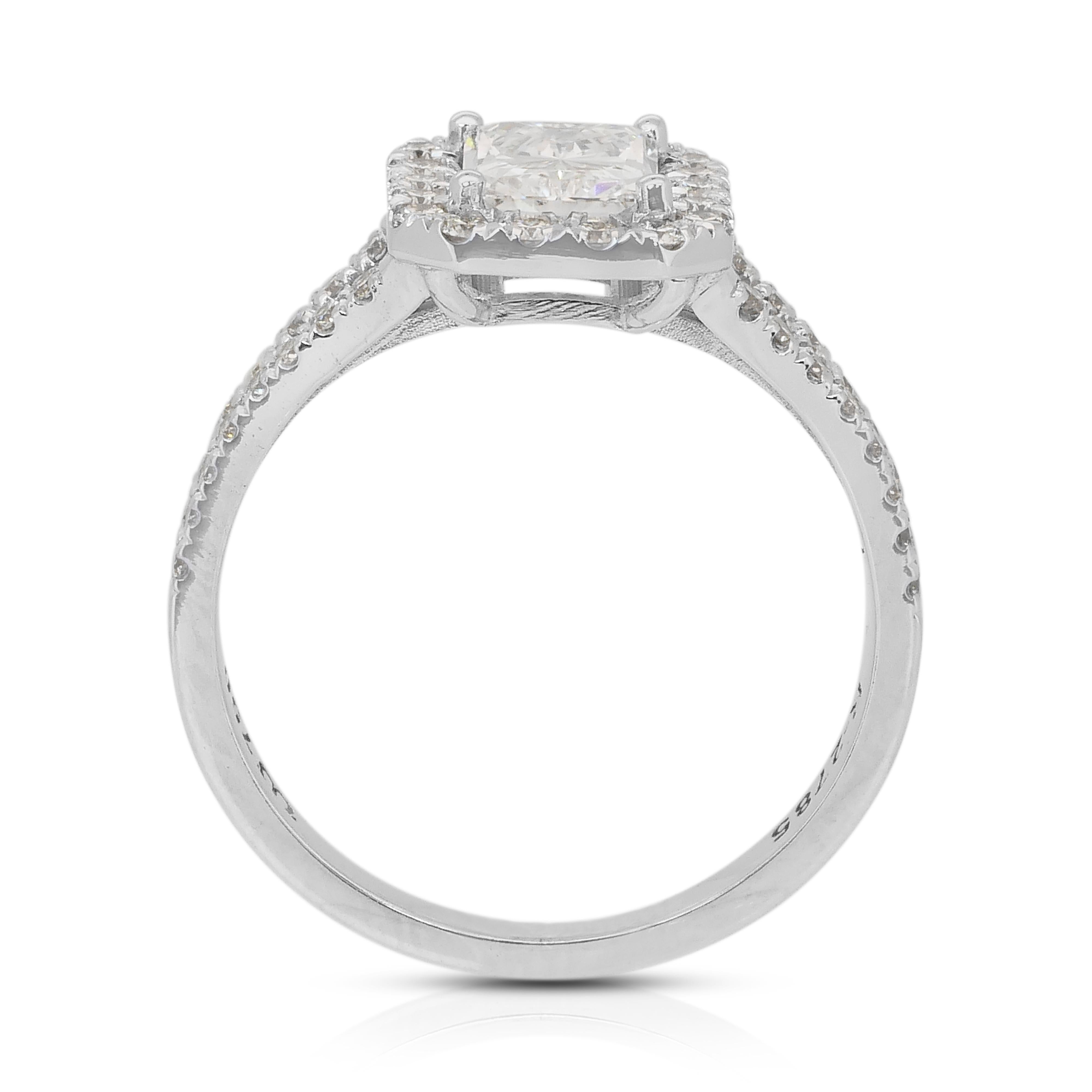 Funkelnder 1,57ct Diamanten Halo Ring in 18k Weißgold - IGI zertifiziert im Angebot 4