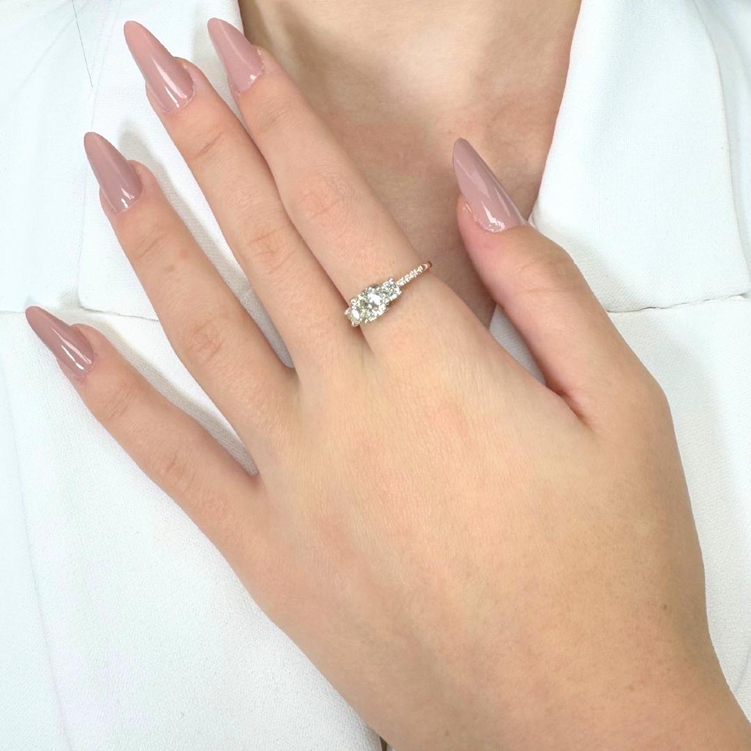 Funkelnde 1,59ct Diamanten 3-Stein-Ring in 18k Rose & Weißgold - IGI zertifiziert im Angebot 5