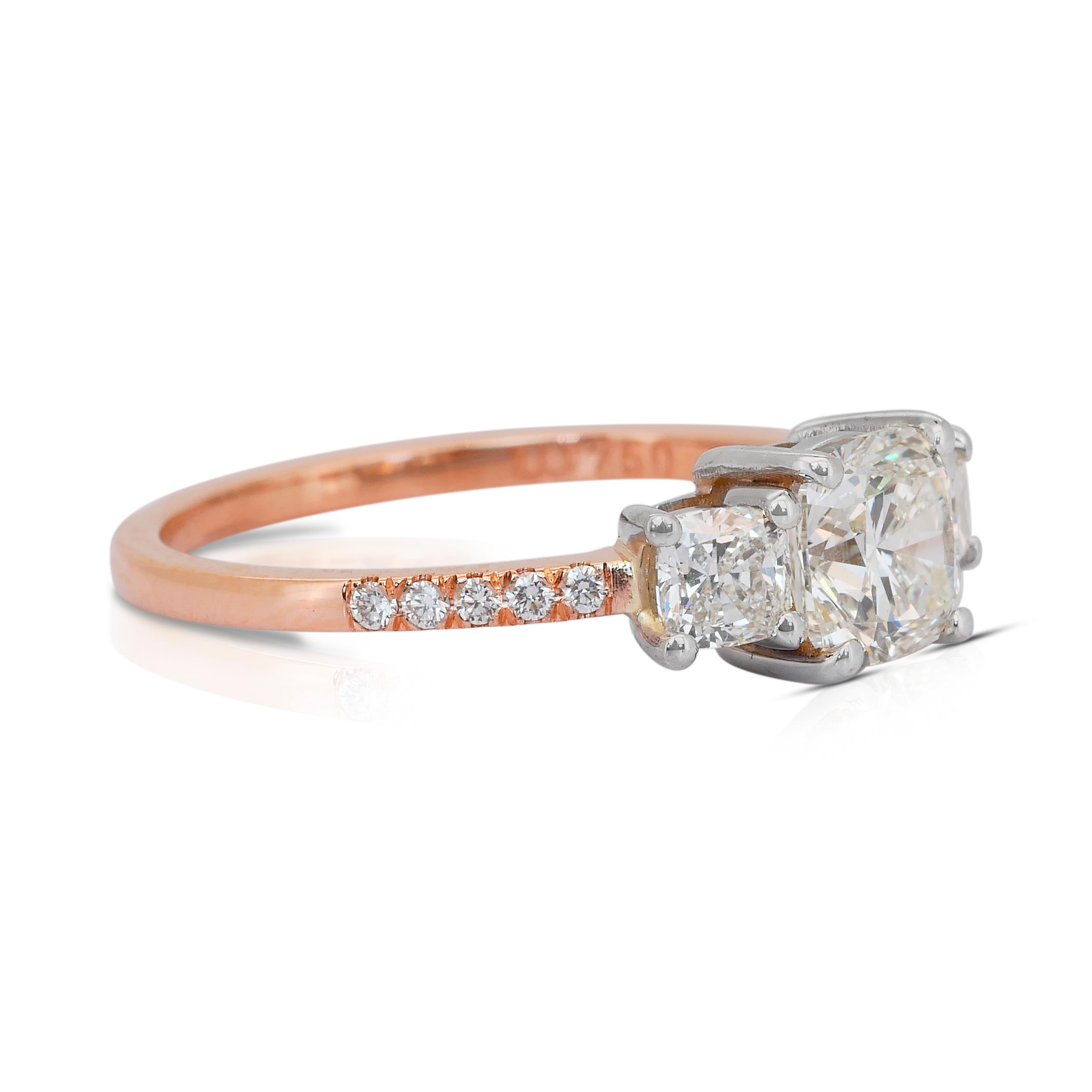 Funkelnde 1,59ct Diamanten 3-Stein-Ring in 18k Rose & Weißgold - IGI zertifiziert (Kissenschliff) im Angebot