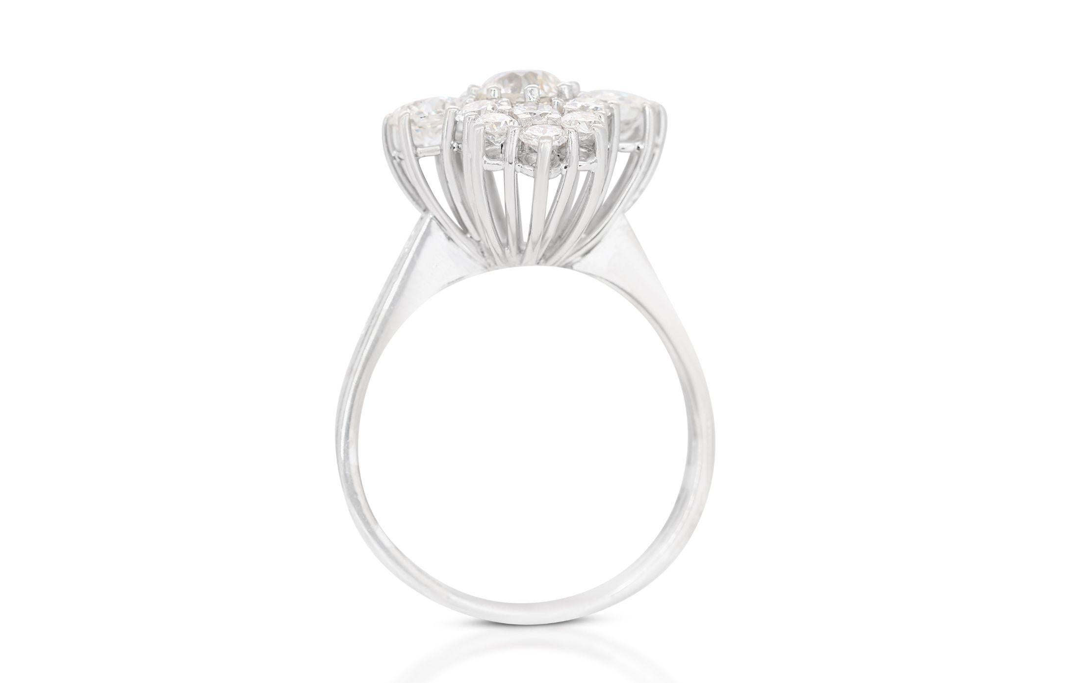 Sparkling 1.70ct Diamond Ring set in 14K White Gold For Sale 1