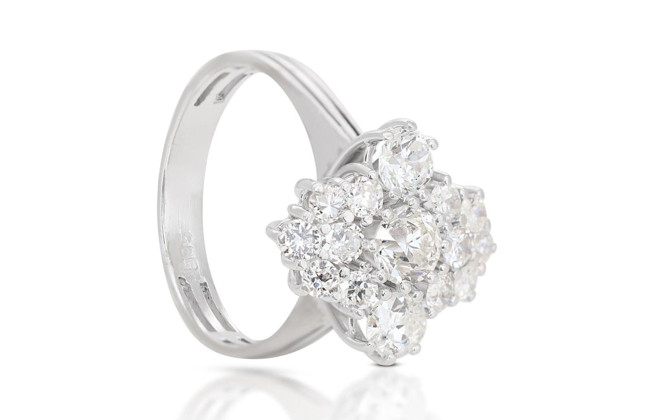 Sparkling 1.70ct Diamond Ring set in 14K White Gold For Sale 3