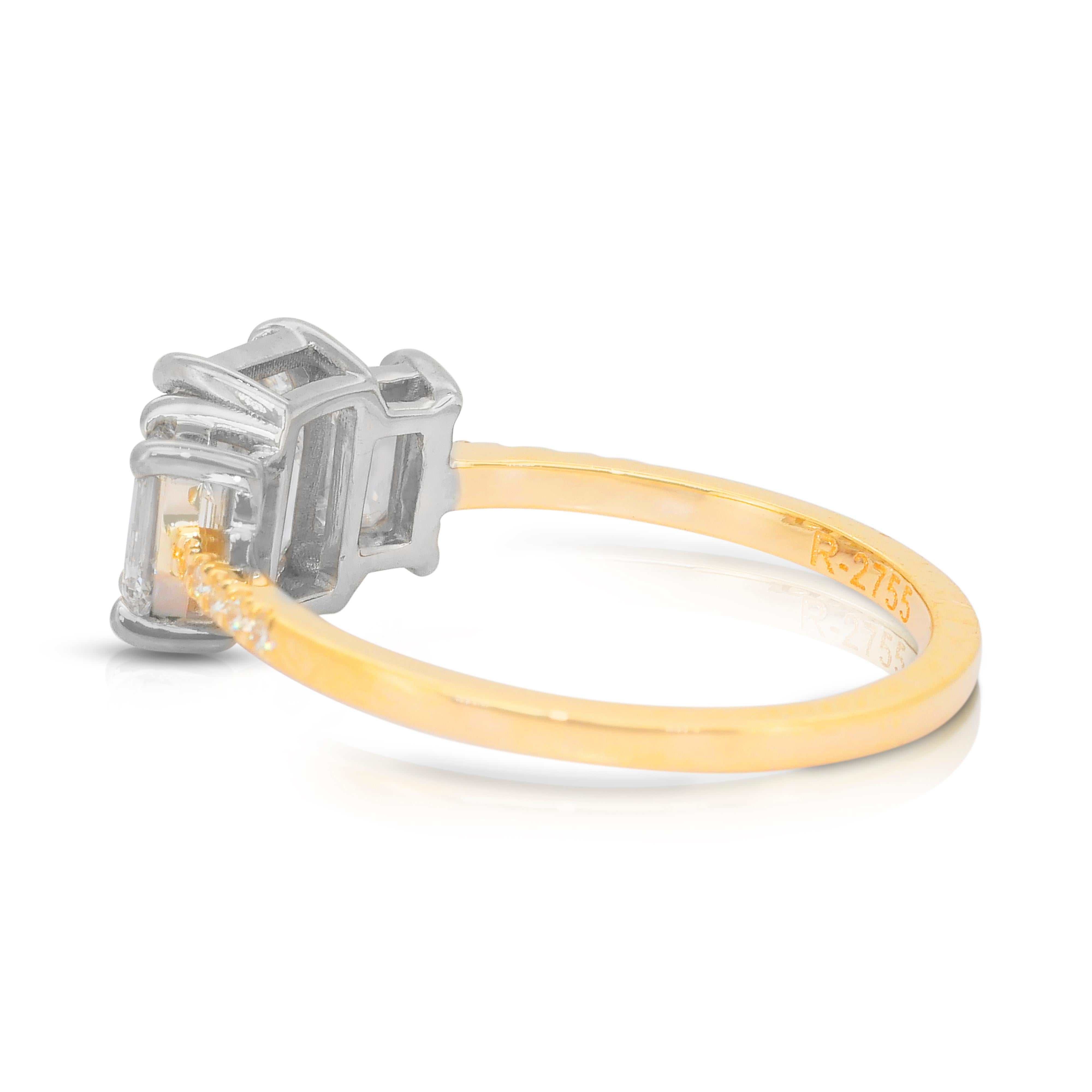 Women's Sparkling 1.89ct Diamonds 3-Stone Ring in 18k White & Yellow Gold -IGI Certified For Sale