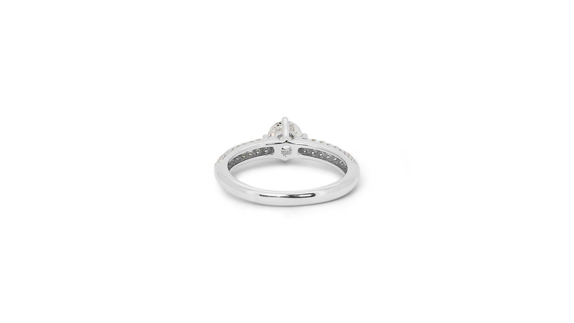Sparkling 18k White Gold Engagement Ring with 0.90 ct Natural Diamonds IGI Cert 4