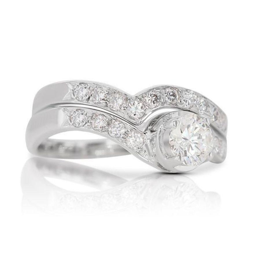 Round Cut Sparkling 18K White Gold Ring with 0.23ct Round Brilliant Natural Diamonds For Sale