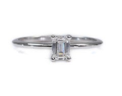Sparkling 18K White Gold Ring with 0.86 ct Natural Diamonds- IGI Certificate