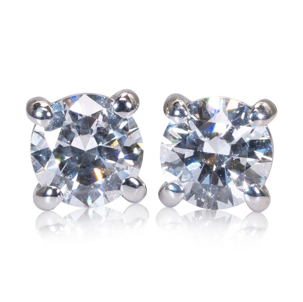 Beautiful classic stud diamond earrings made from 18k white gold with 0.61 total carat of round brilliant diamonds. This pair of earrings comes with GIA certificates and a fancy box.

-1 diamond main stone of 0.30 & 0.31 ct. each, total: 0.61