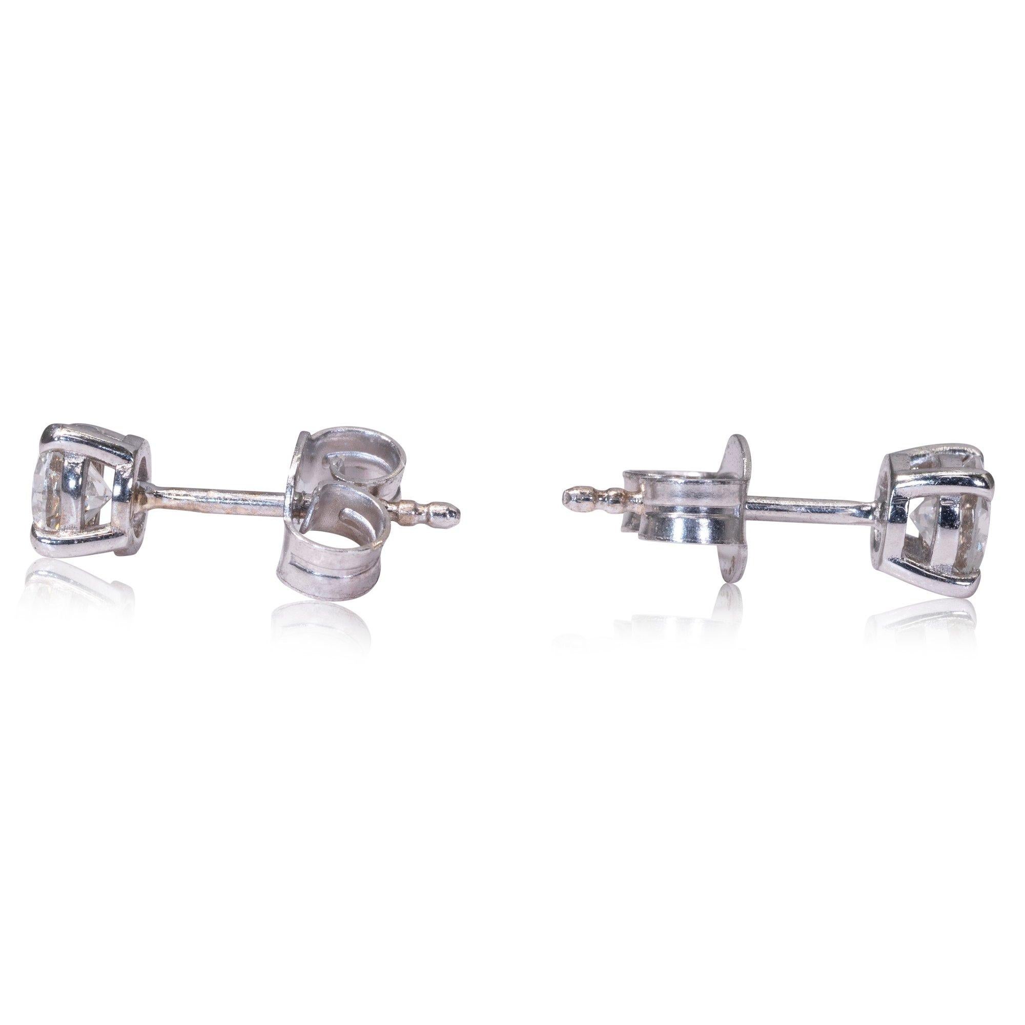 Sparkling 18K White Gold Stud Earrings with 0.31 ct Natural Diamonds, GIA Cert For Sale 2