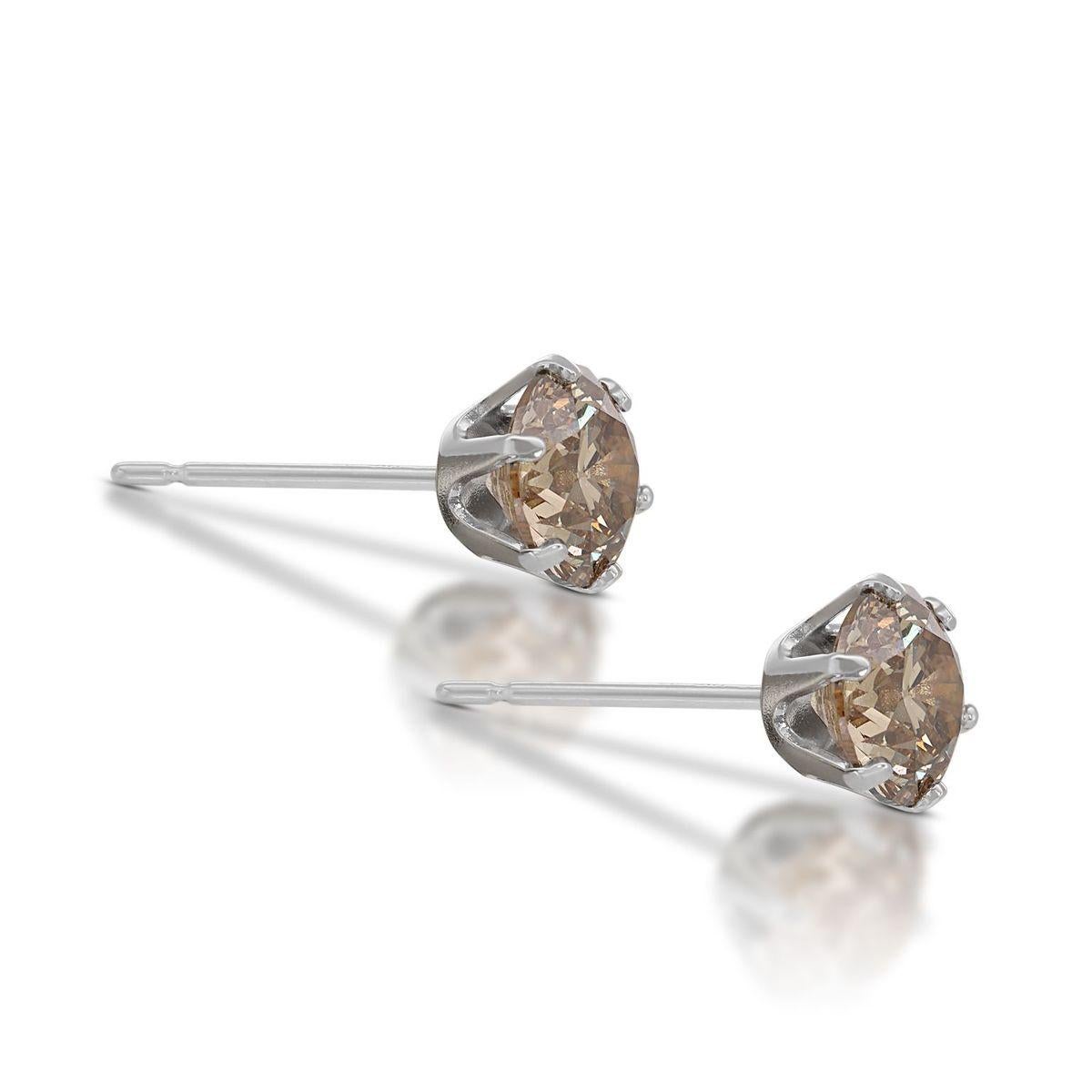 Sparkling 18K White Gold Stud Earrings with 0.50 ct Natural Diamonds In New Condition In רמת גן, IL