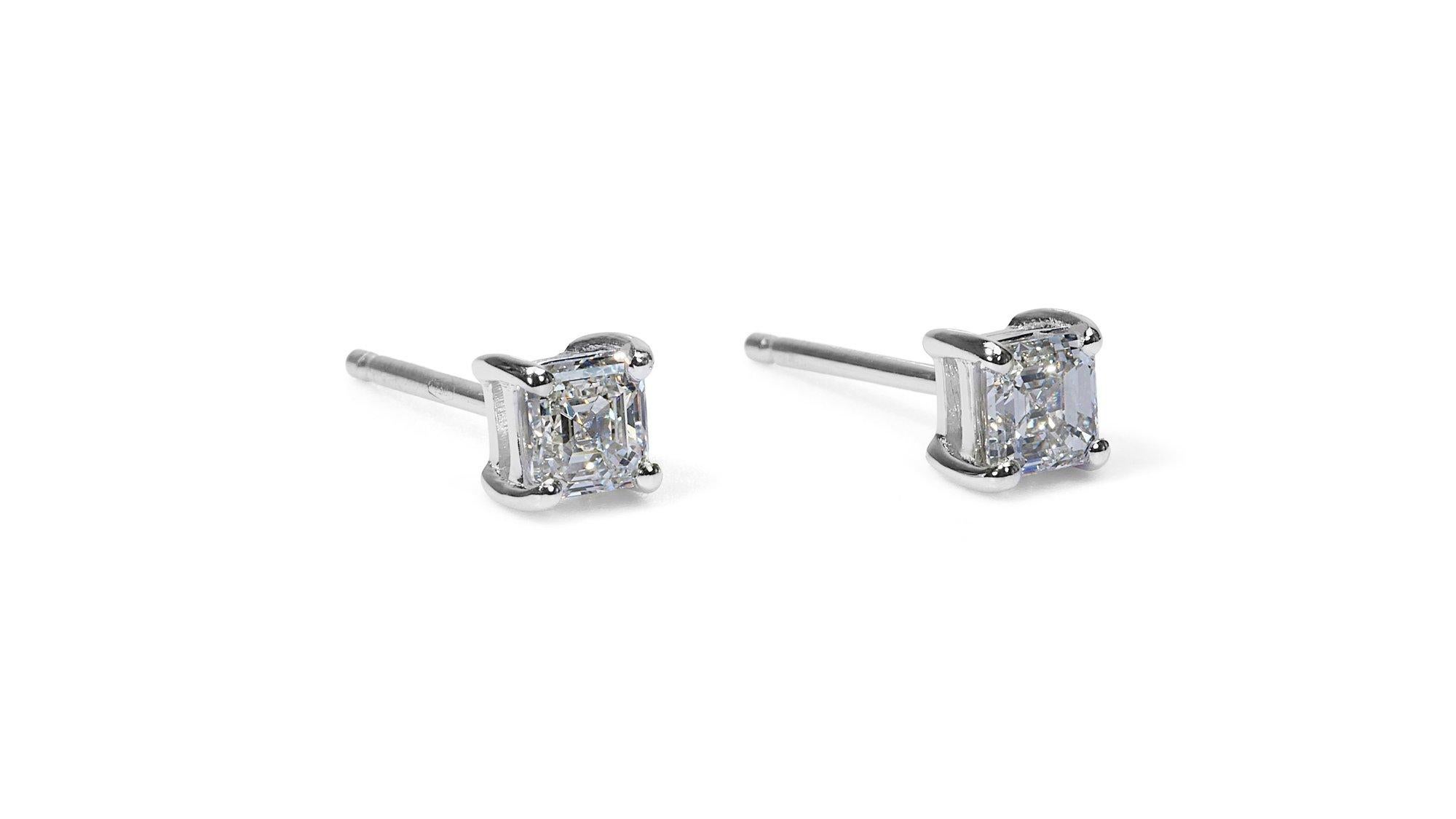 Women's Sparkling 18k White gold Stud Earrings with 1.02 ct natural diamonds GIA Cert For Sale