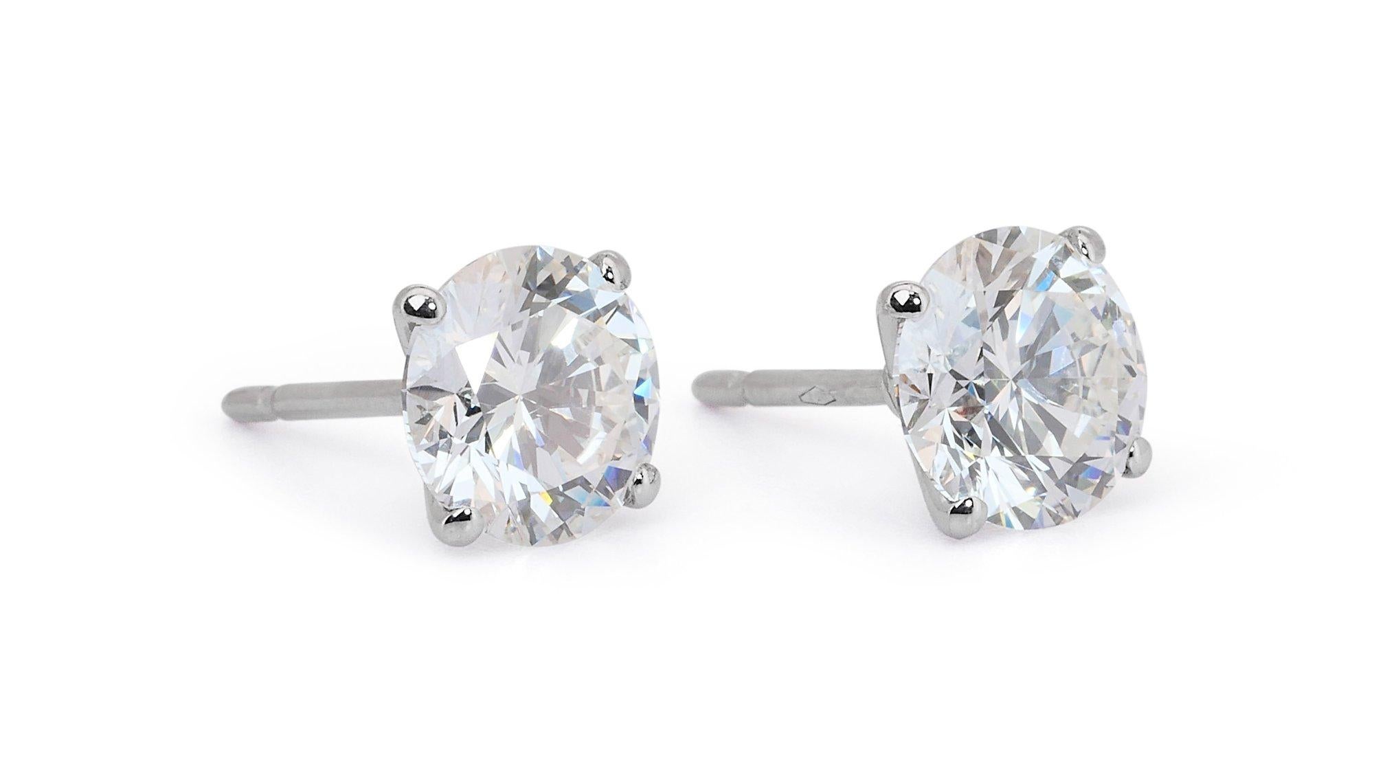 Sparkling 18k White Gold Stud Earrings with 3.13ct Natural Diamonds GIA Cert For Sale 1