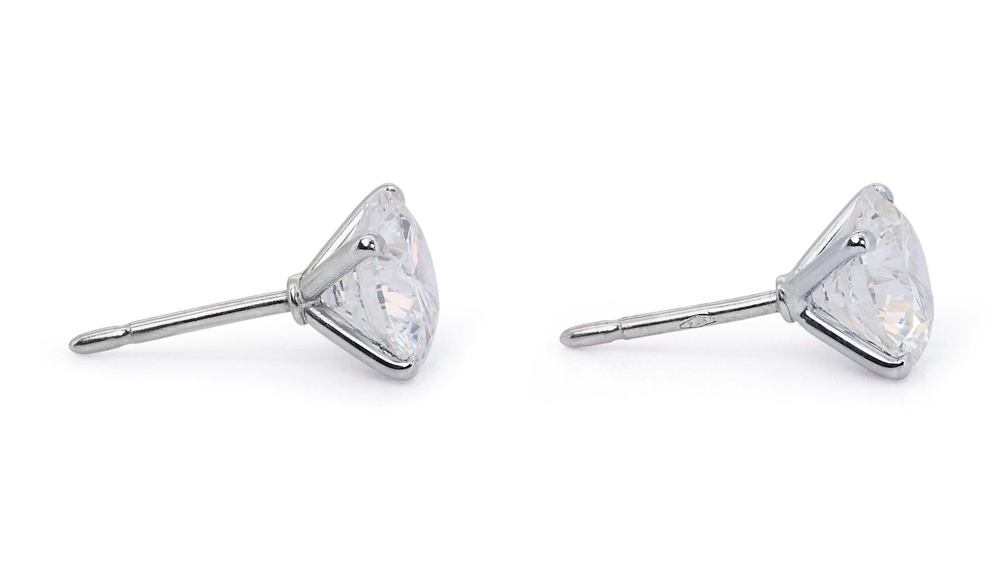 Sparkling 18k White Gold Stud Earrings with 3.13ct Natural Diamonds GIA Cert For Sale 2