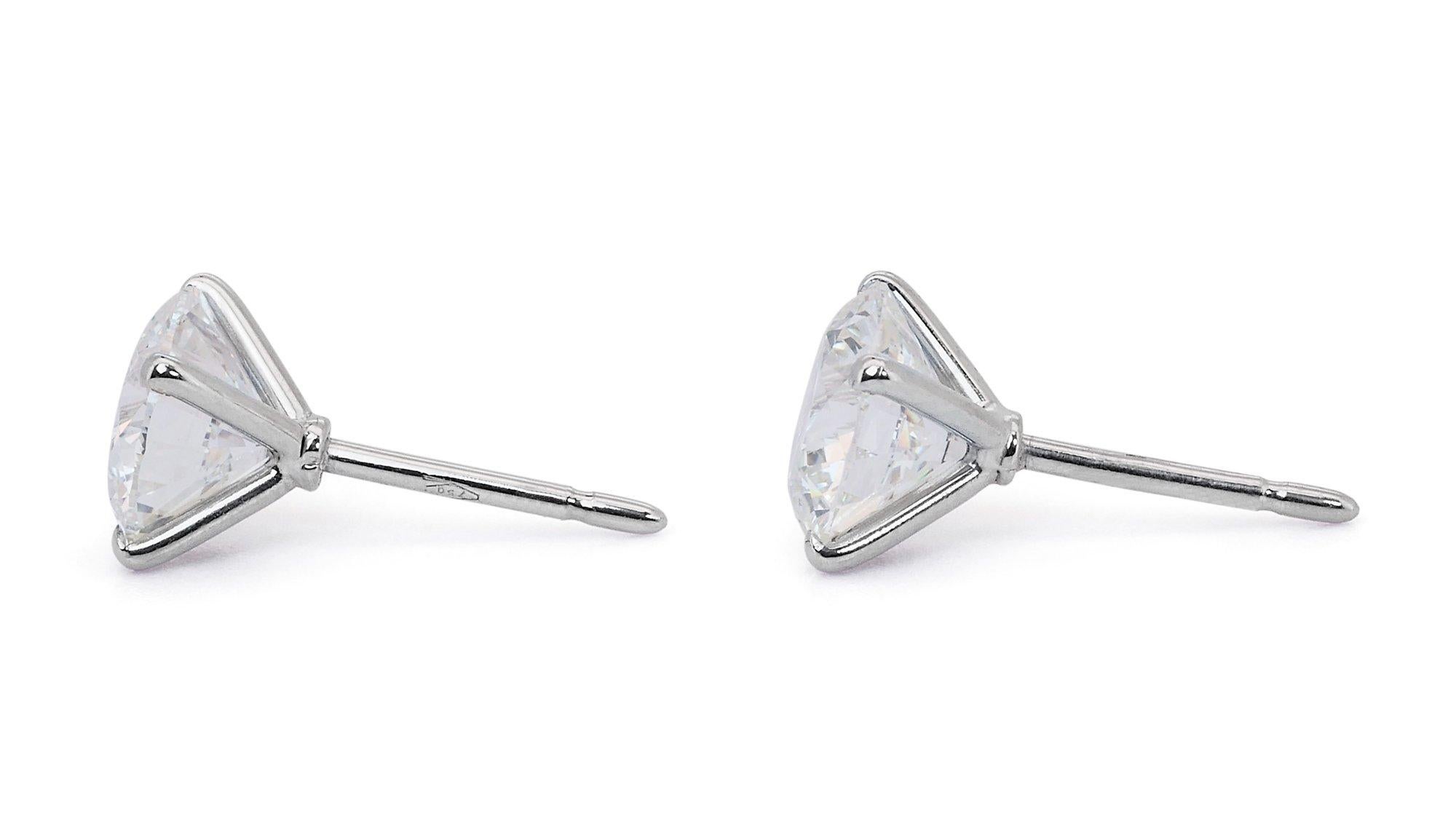 Sparkling 18k White Gold Stud Earrings with 3.13ct Natural Diamonds GIA Cert For Sale 3
