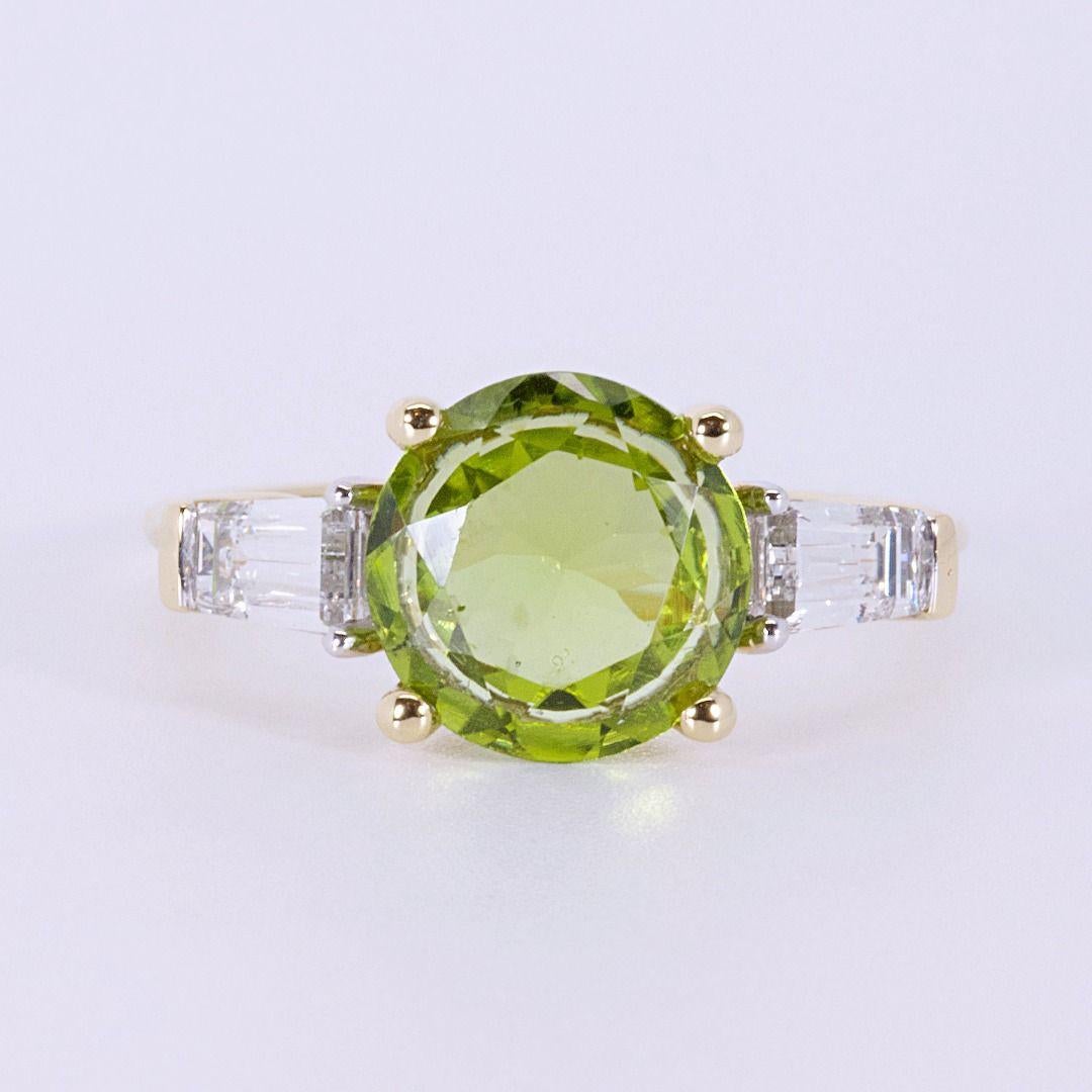 Funkelndes 18k Weißgold mit 2,12 Karat Peridot (Rundschliff) im Angebot