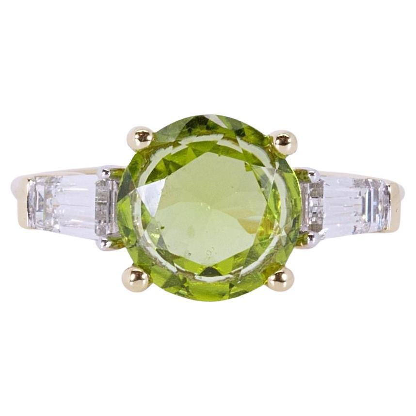 Funkelndes 18k Weißgold mit 2,12 Karat Peridot im Angebot