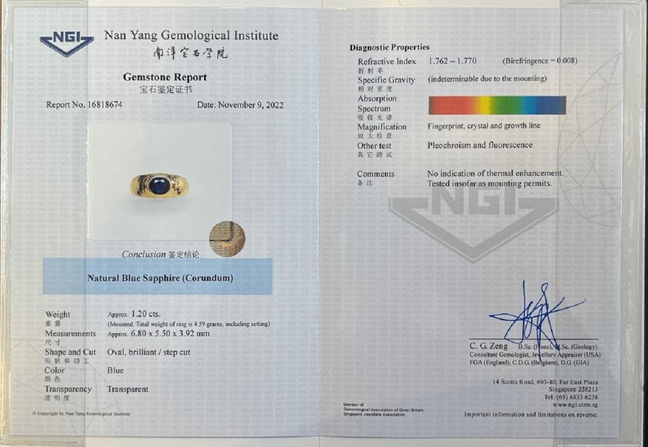 Oval Cut Sparkling 18k Yellow Gold Band Ring with 1.20 ct Natural Sapphire NGI Cert For Sale