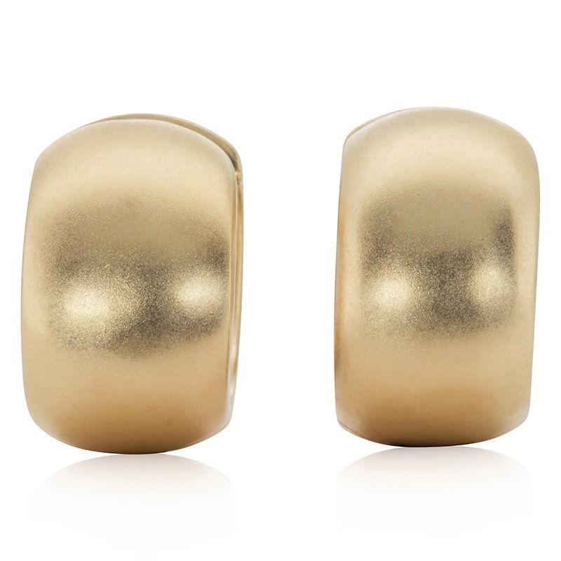 Boucles d'oreilles étincelantes en or jaune 18 carats avec diamants naturels de 0,22 carat en vente 1