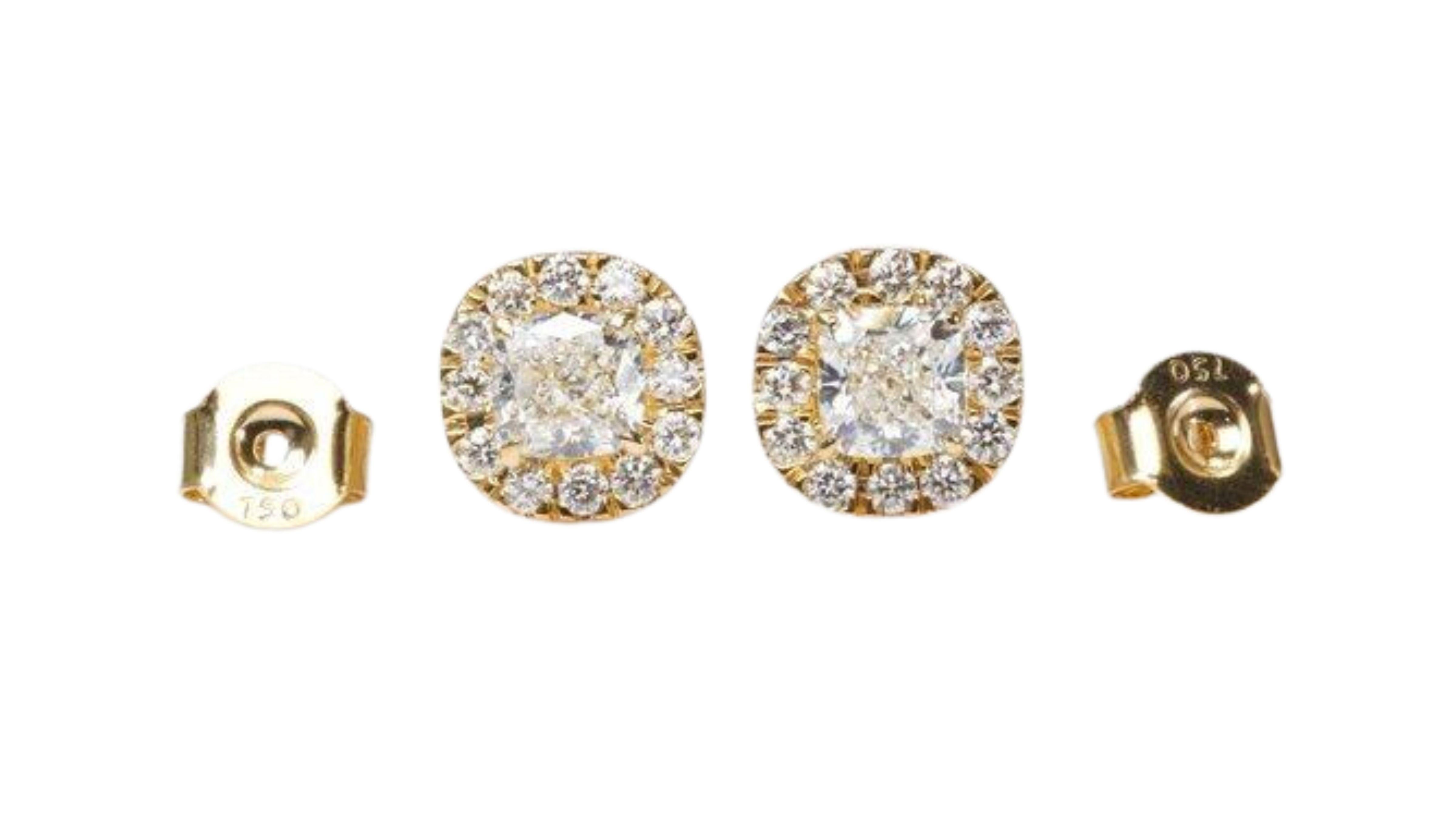 Sparkling 18k Yellow Gold Stud Earrings with 1.27 Ct Natural Diamonds, Aig Cert For Sale 2
