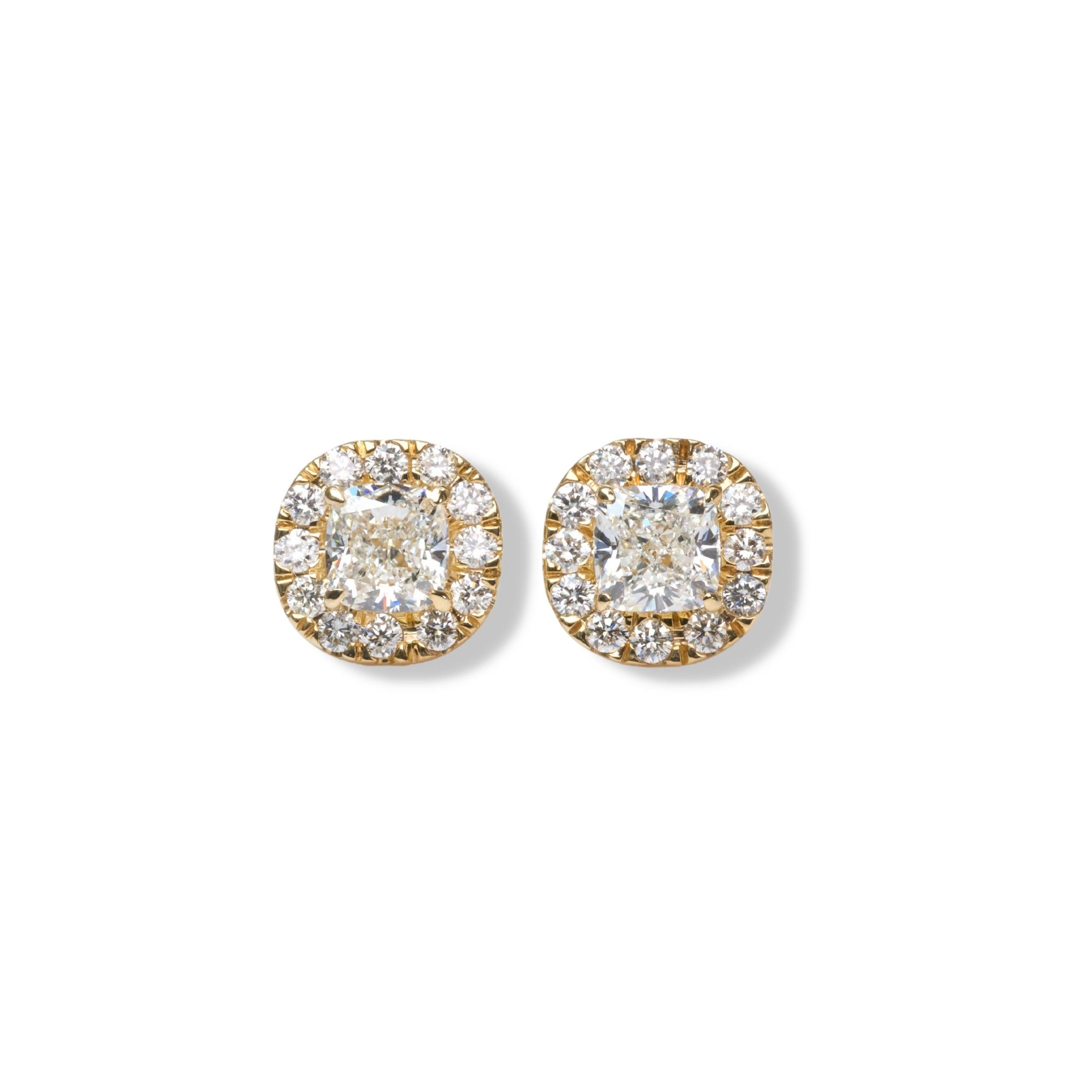 Sparkling 18k Yellow Gold Stud Halo Earrings with 1.40 Diamonds, GIA certificate For Sale 2