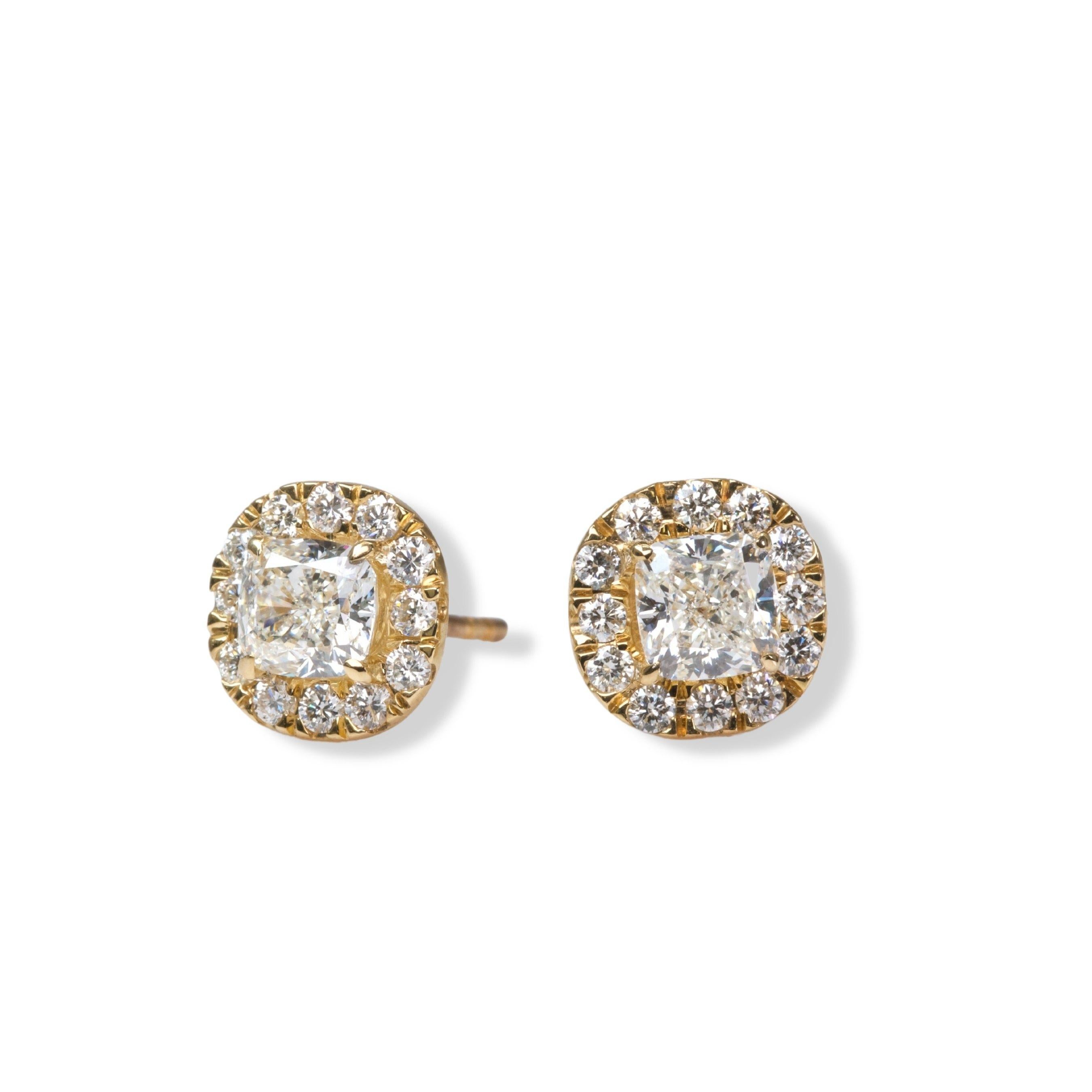 Sparkling 18k Yellow Gold Stud Halo Earrings with 1.40 Diamonds, GIA certificate For Sale 4
