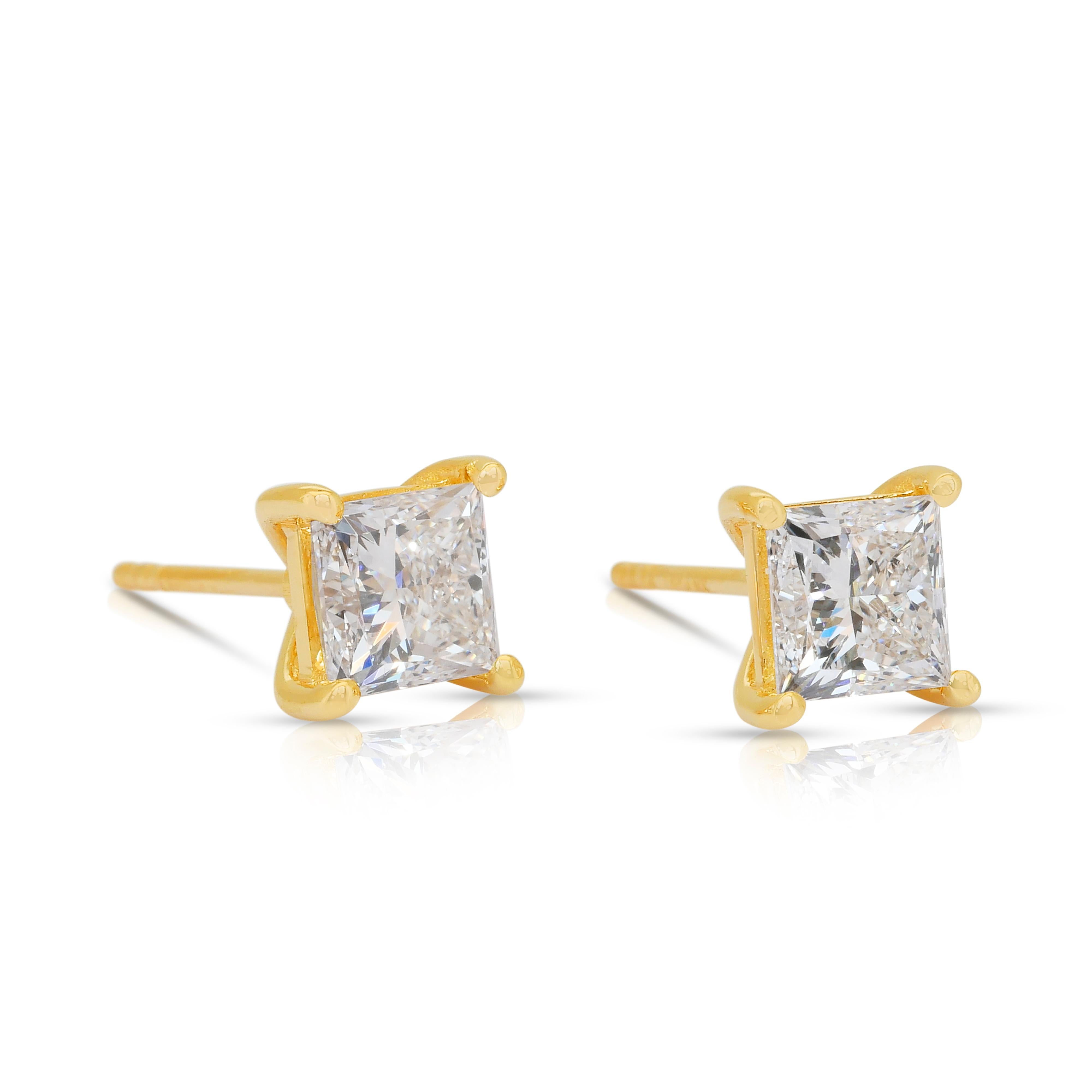 Taglio princess Sparkling 1.90ct Diamonds Stud Earrings in 18k Yellow Gold - IGI Certified in vendita