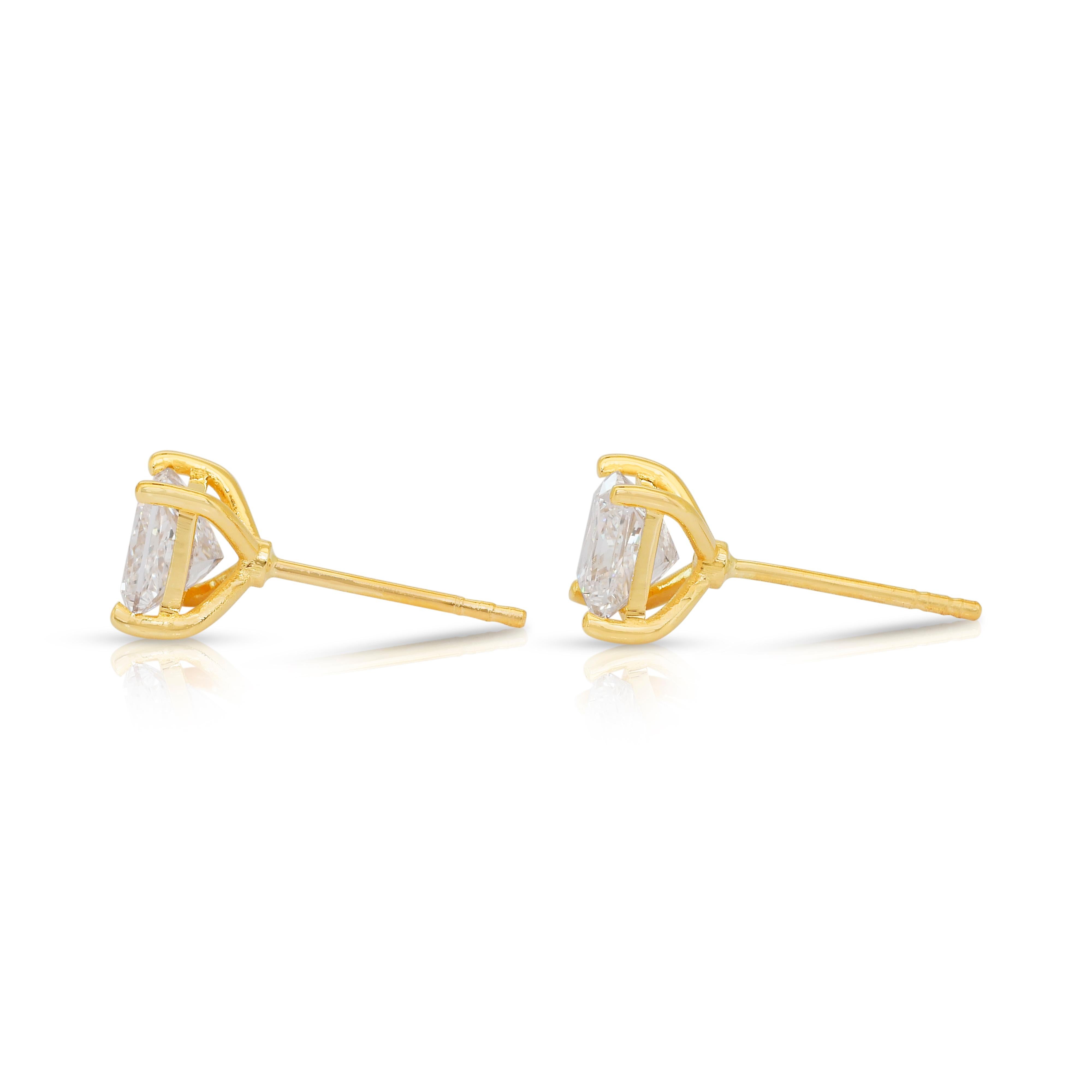 Donna Sparkling 1.90ct Diamonds Stud Earrings in 18k Yellow Gold - IGI Certified in vendita